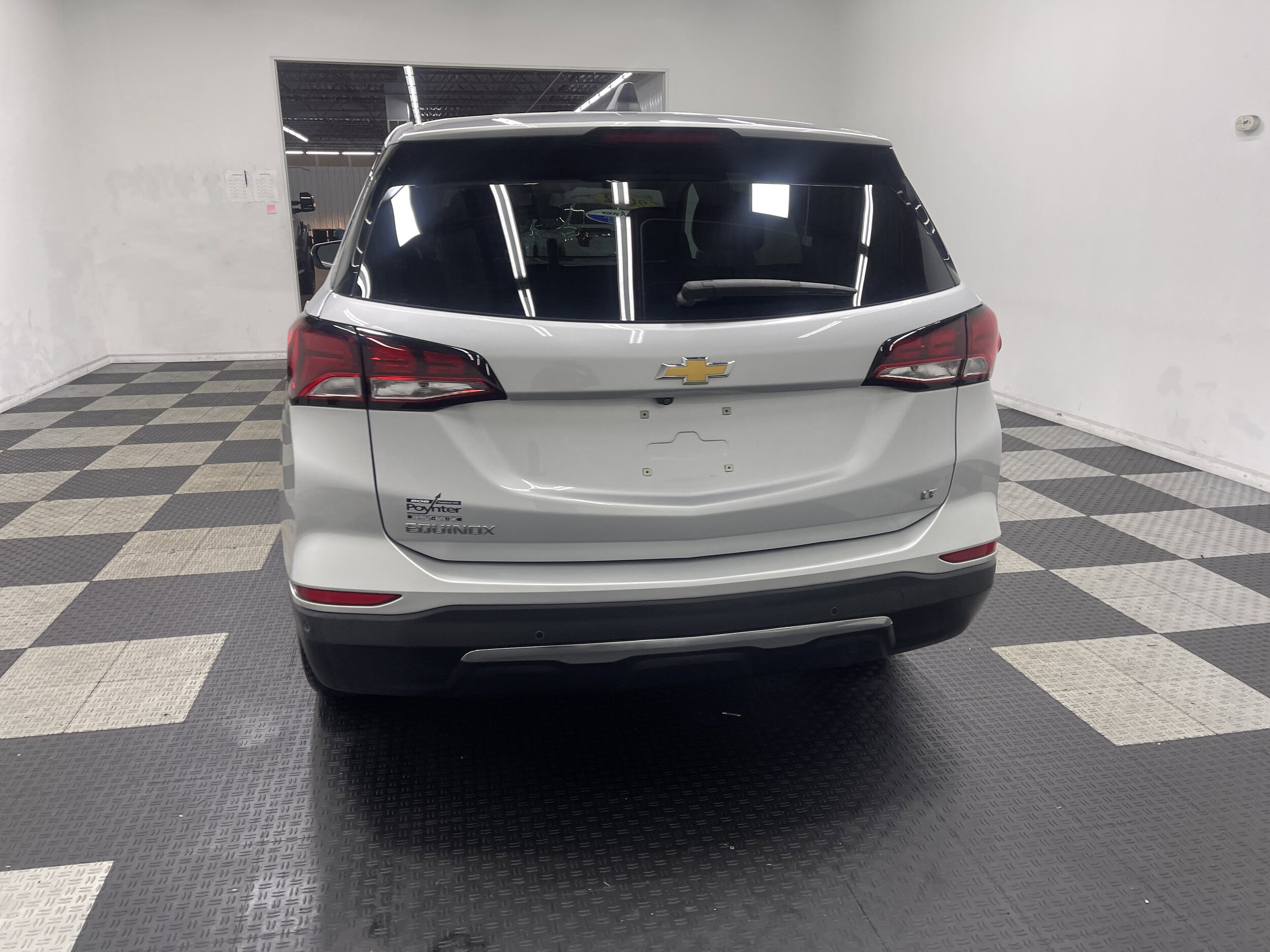 2022 Chevrolet Equinox LT photo 2