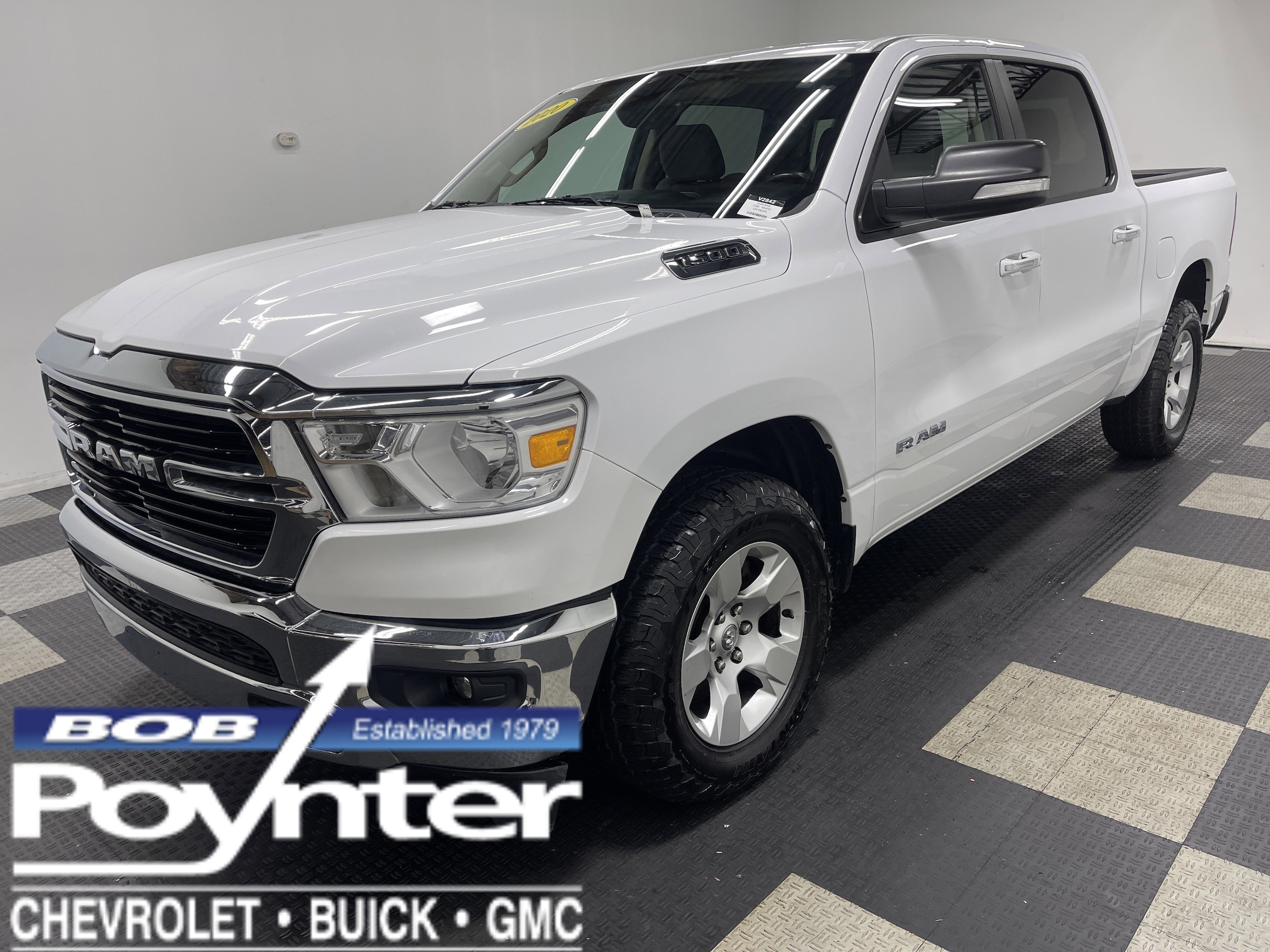2020 RAM 1500 Big Horn/Lone Star 4x4 Crew Cab 5'7's photo