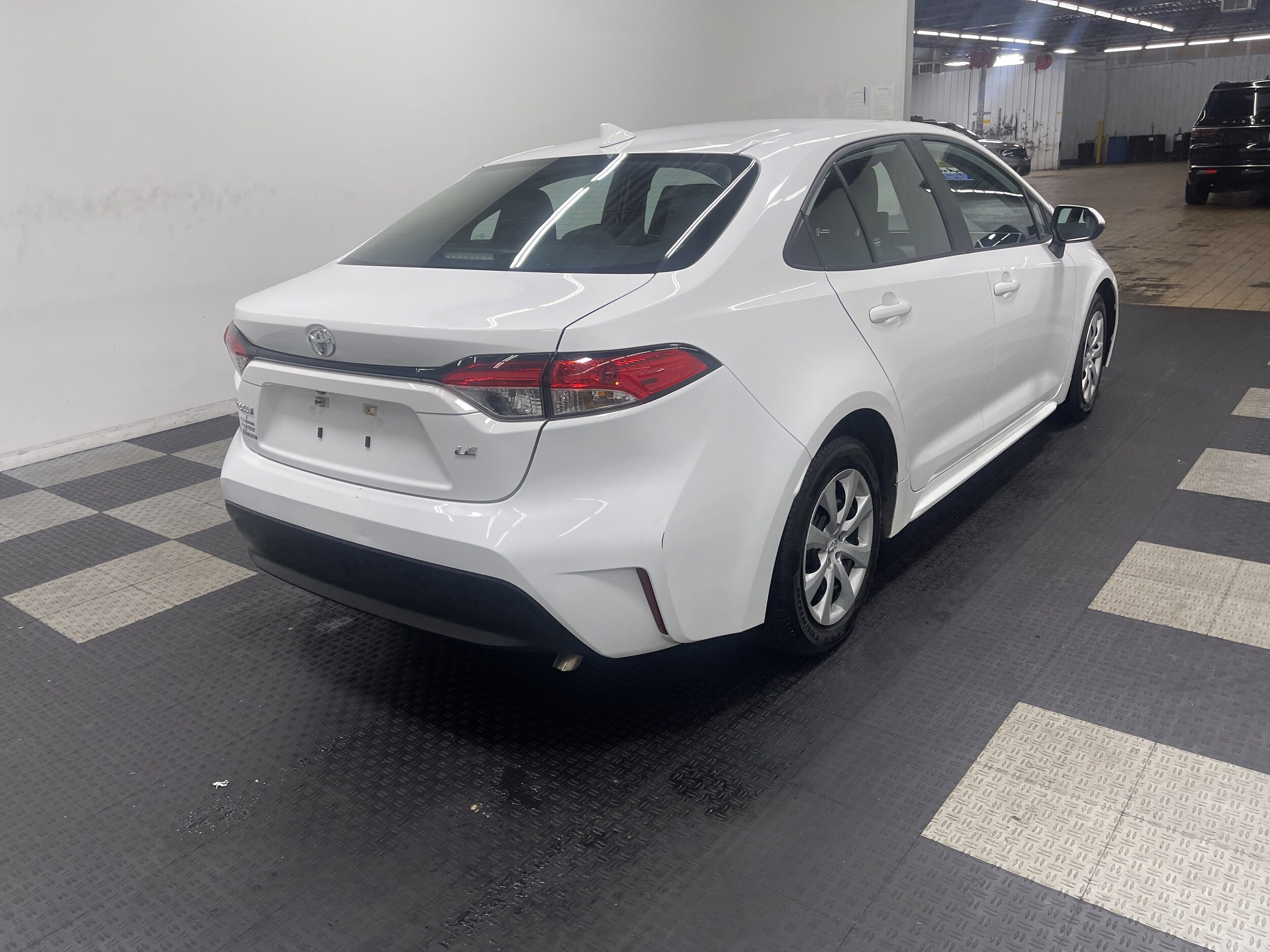 2023 Toyota Corolla LE photo 4
