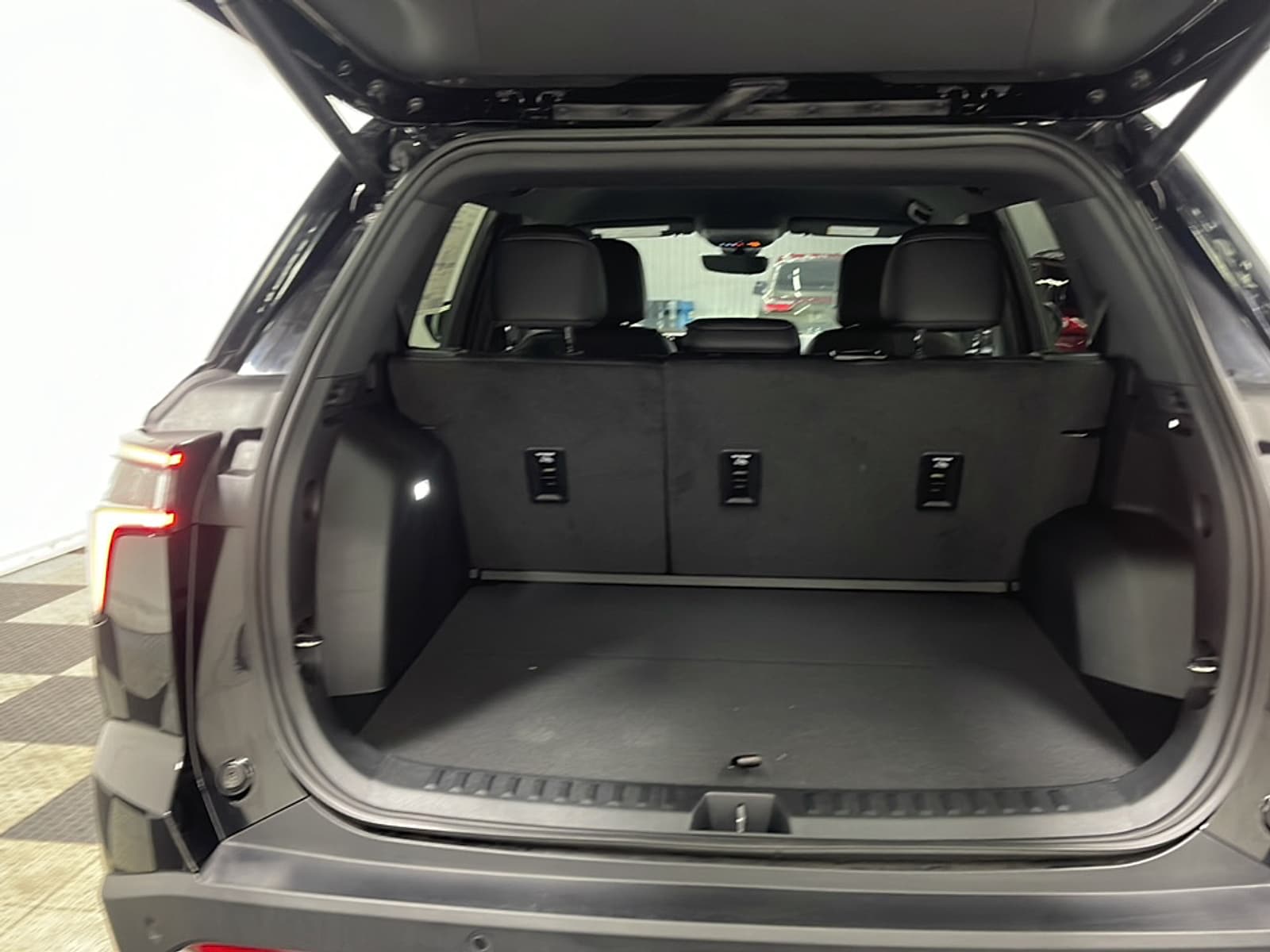 2027 Chevrolet Equinox LT - Photo 18