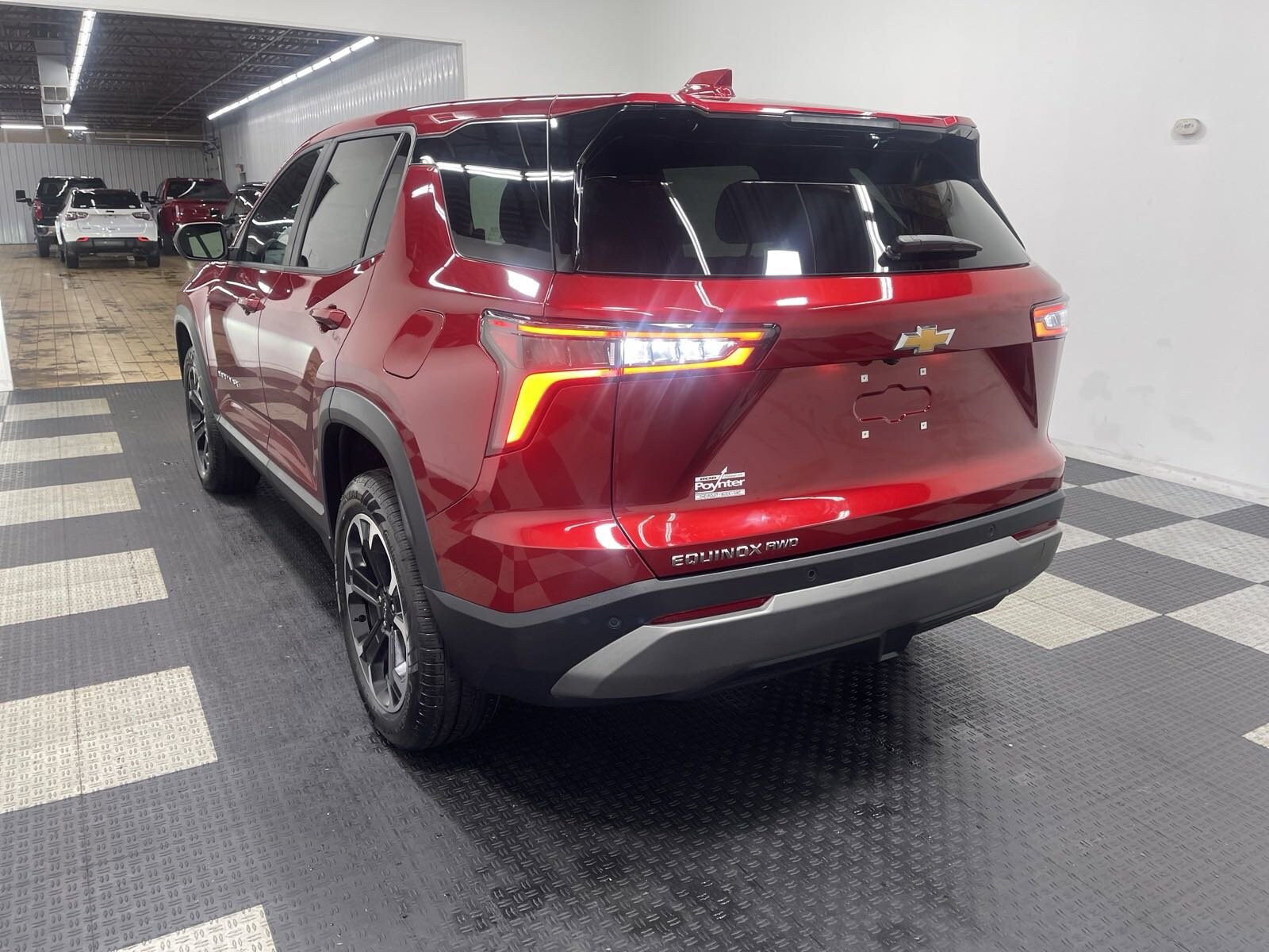 2025 Chevrolet Equinox LT photo 2