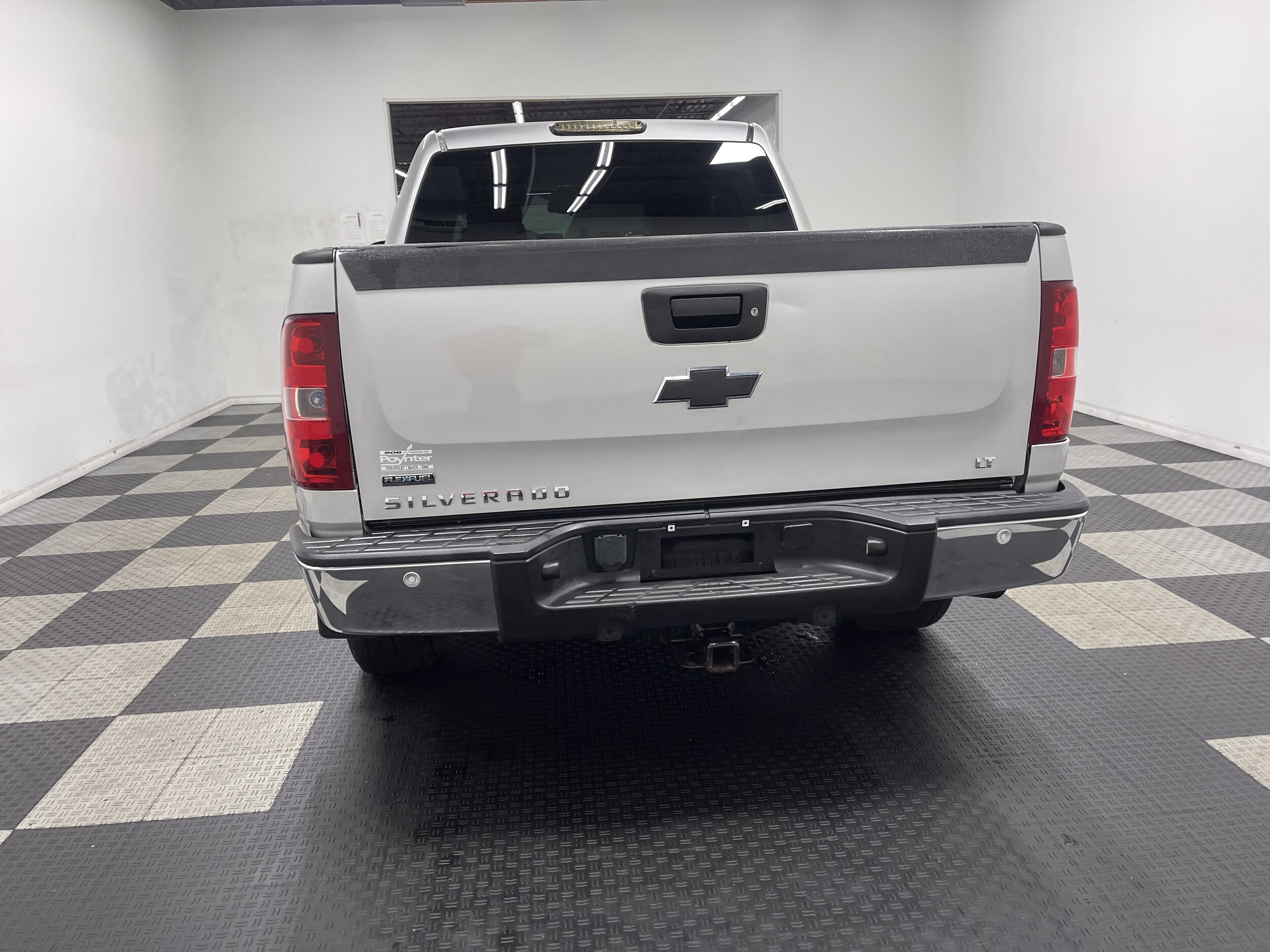 2011 Chevrolet Silverado 1500 LT photo 3