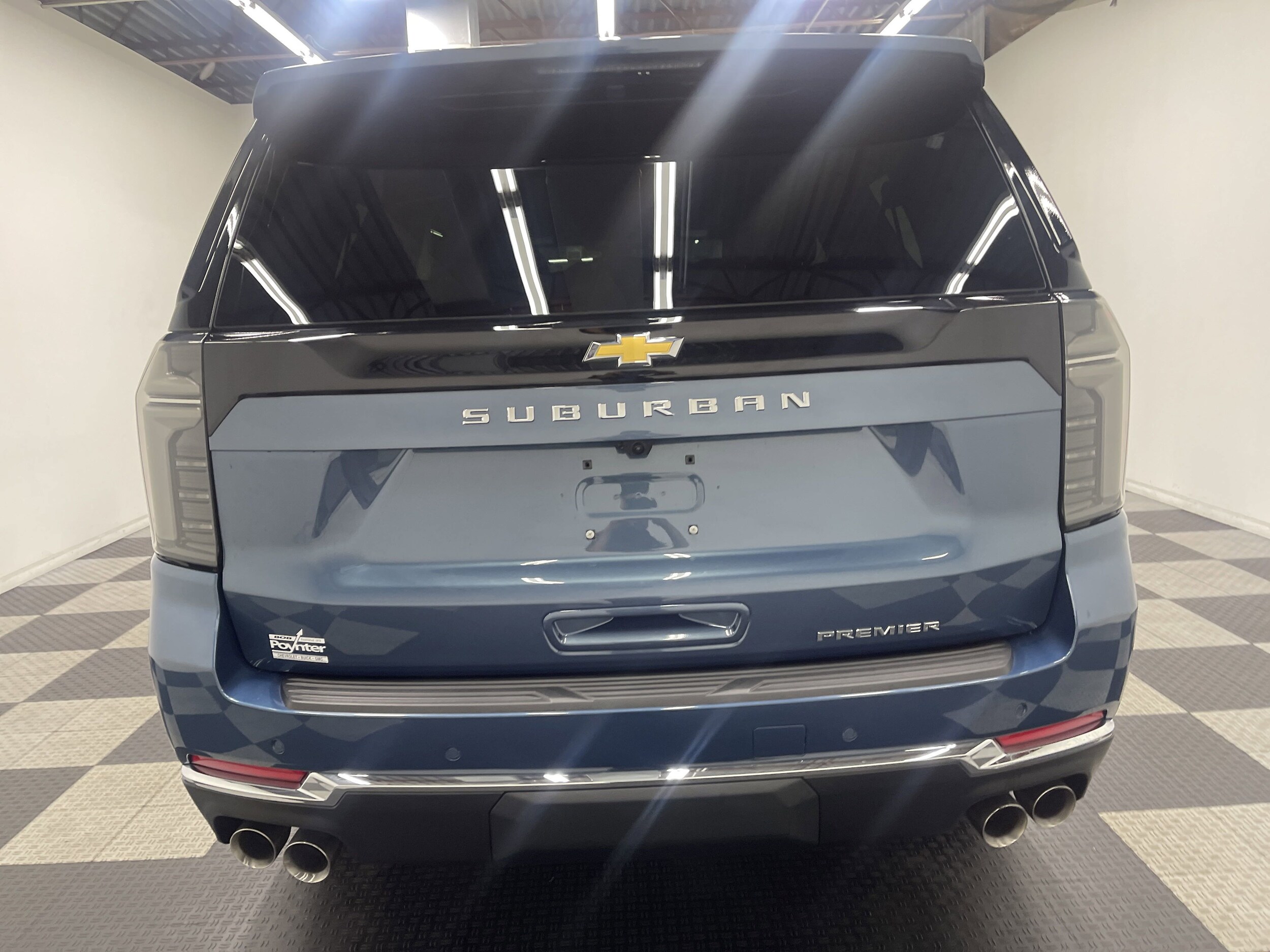 2025 Chevrolet Suburban Premier photo 3