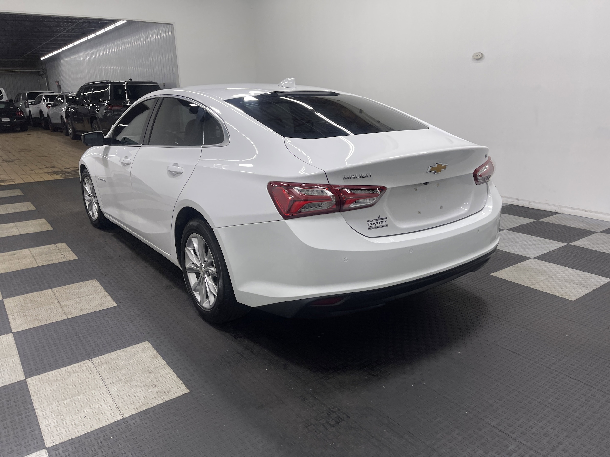 Used 2021 Chevrolet Malibu 1LT with VIN 1G1ZD5ST7MF009306 for sale in Seymour, IN