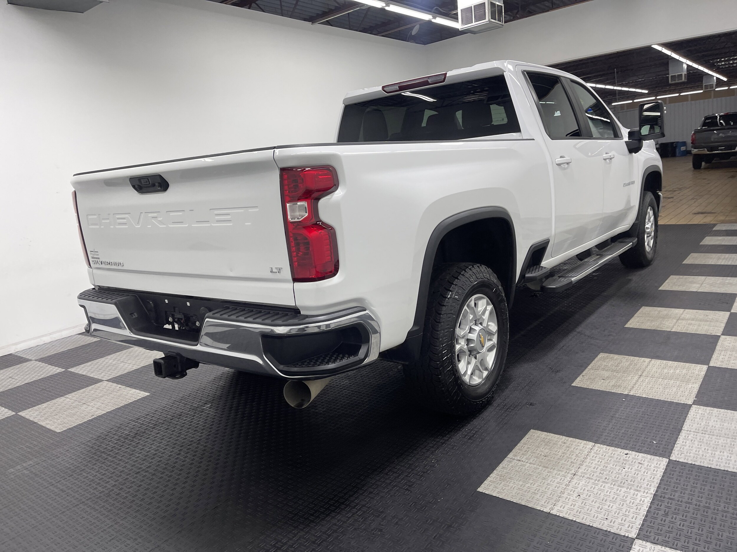 2023 Chevrolet Silverado 2500HD LT photo 3
