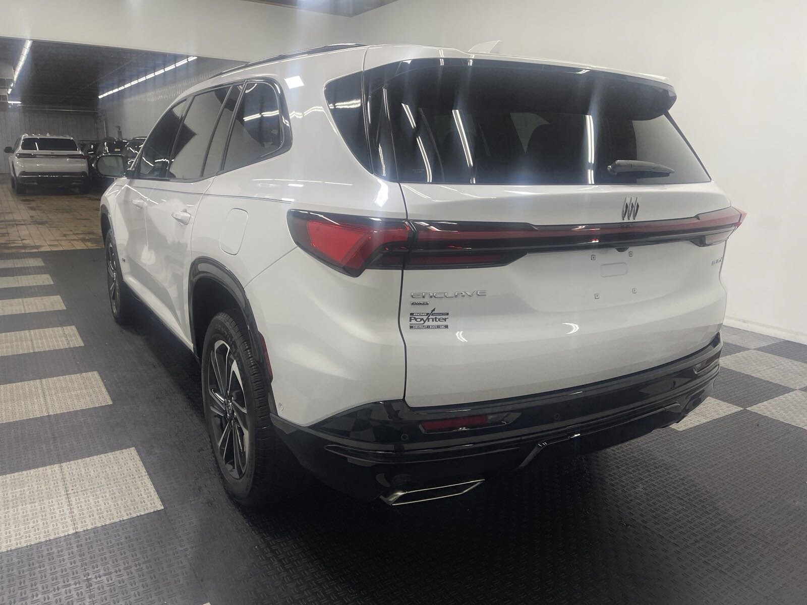 2025 Buick Enclave Sport Touring photo 2