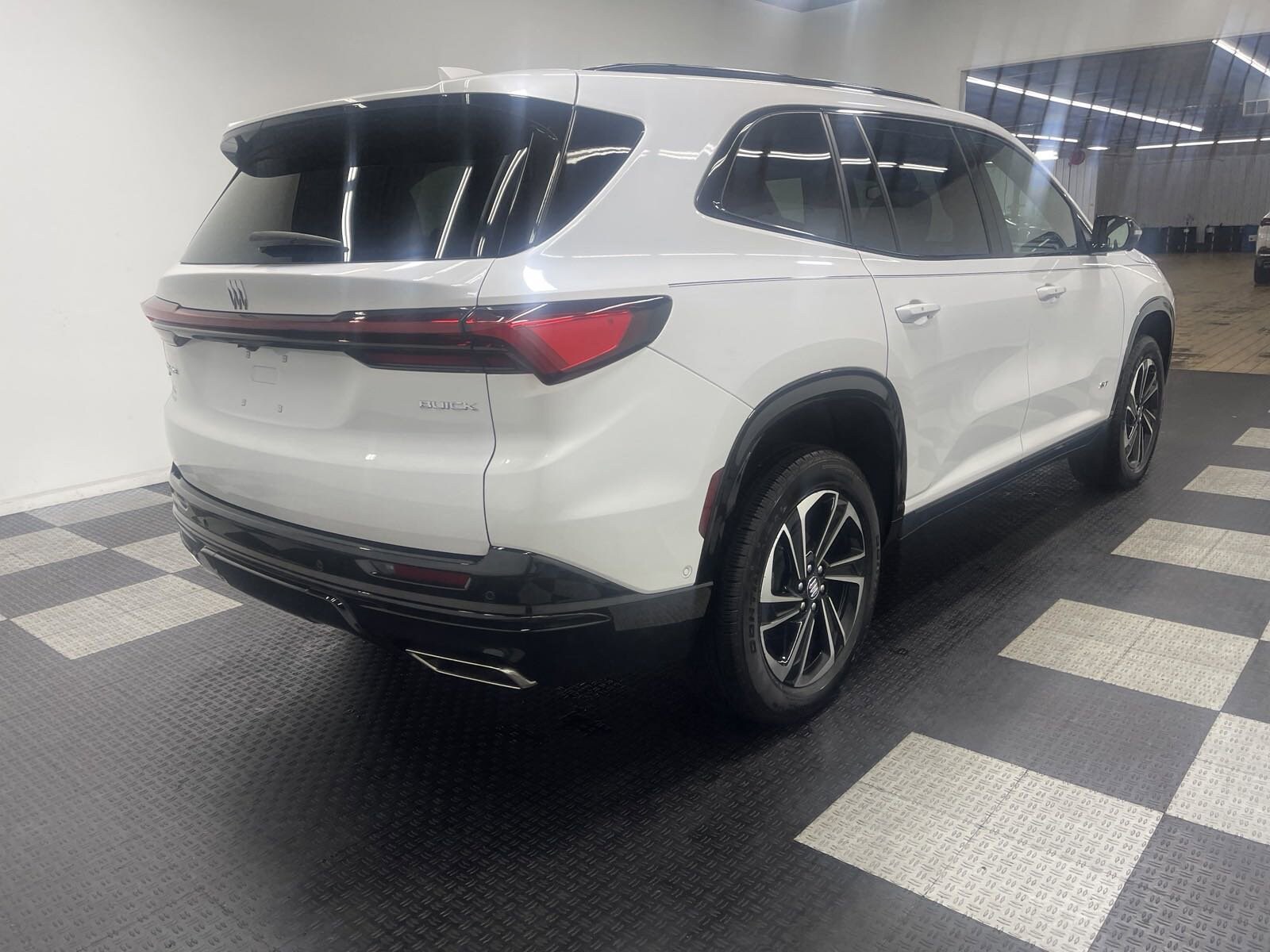 2025 Buick Enclave Sport Touring photo 4