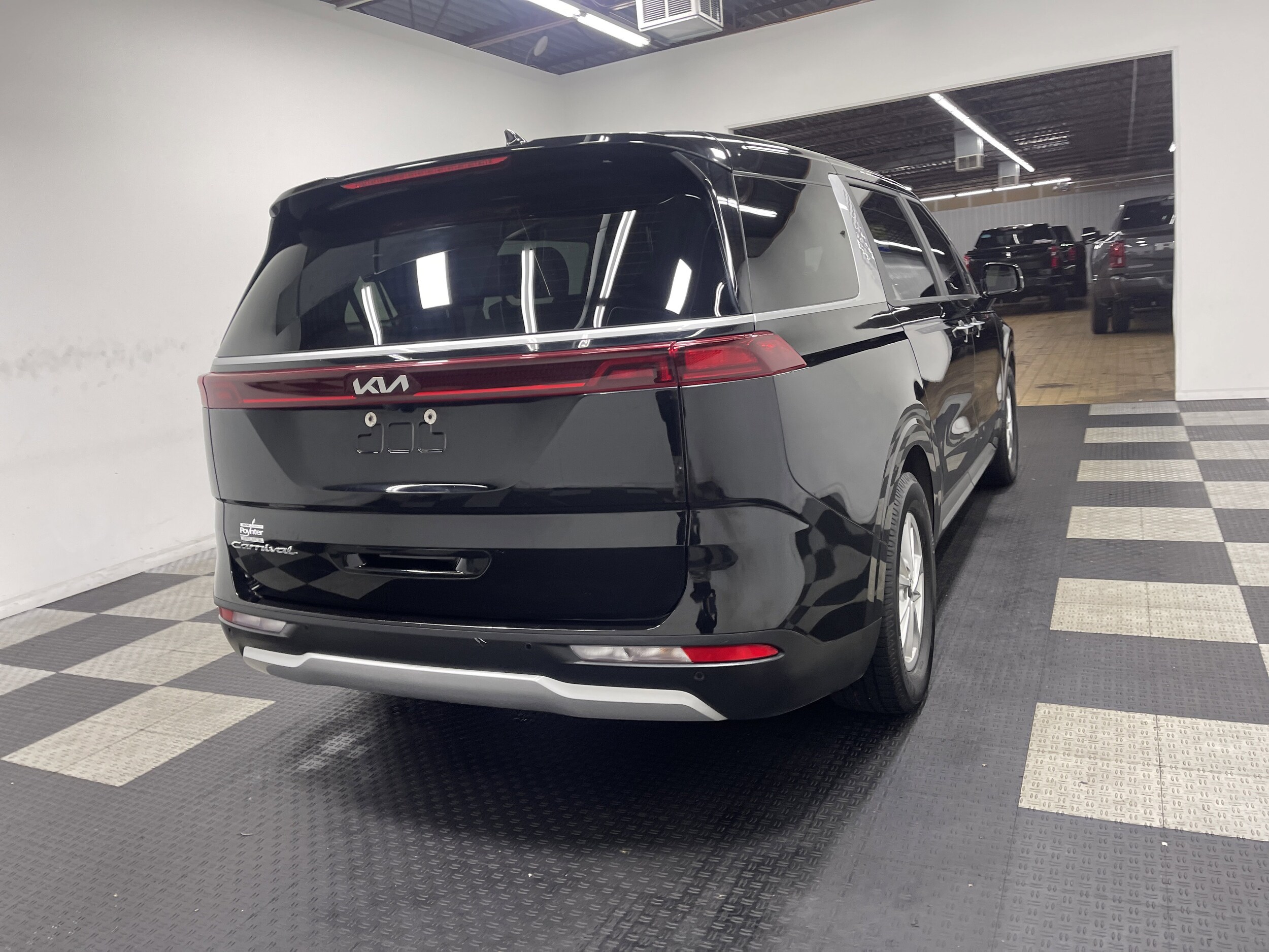 2022 Kia Carnival LXS photo 4