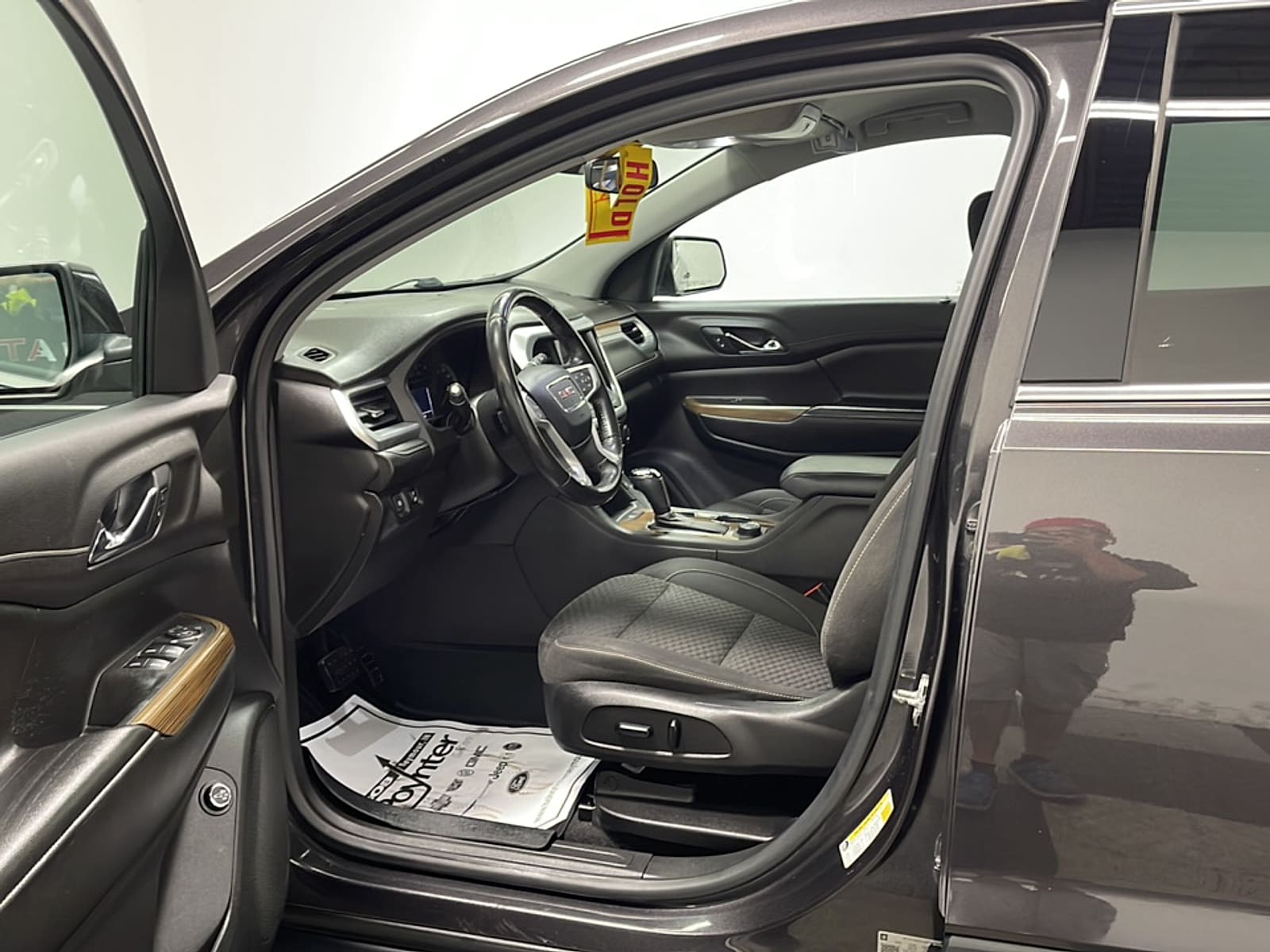 Used 2019 GMC Acadia SLE-2 with VIN 1GKKNSLA1KZ146954 for sale in Seymour, IN