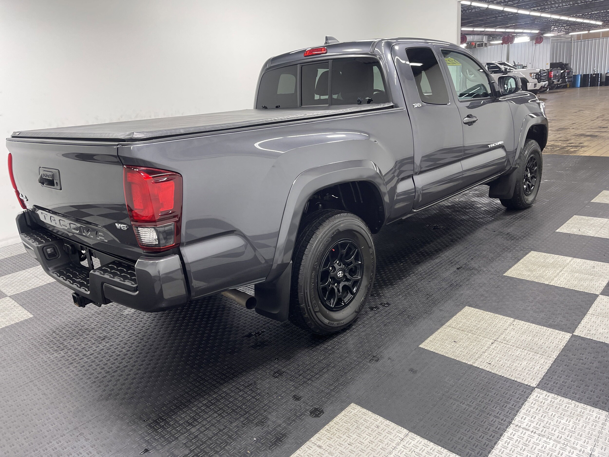 2022 Toyota Tacoma SR5 photo 4