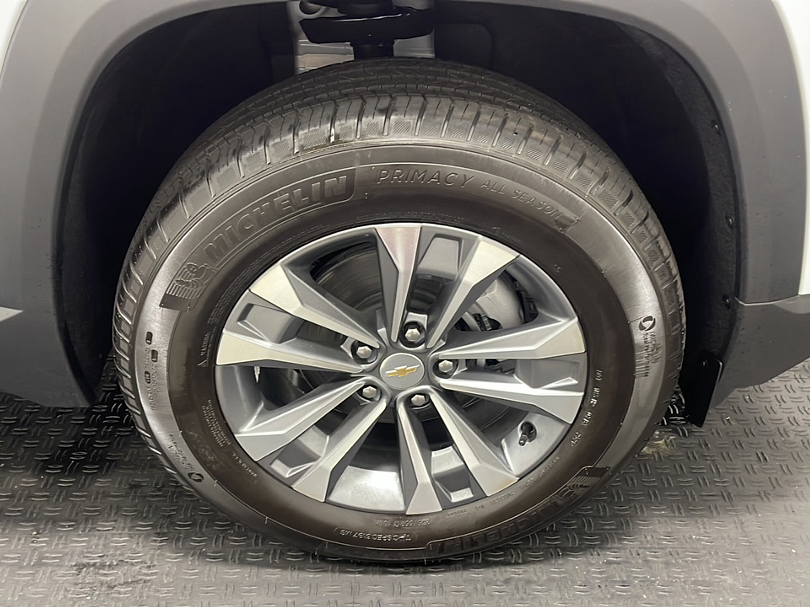 2027 Chevrolet Equinox LT - Photo 23