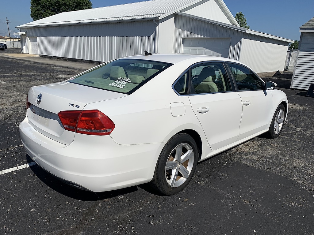 Used 2014 Volkswagen Passat SE Sedan