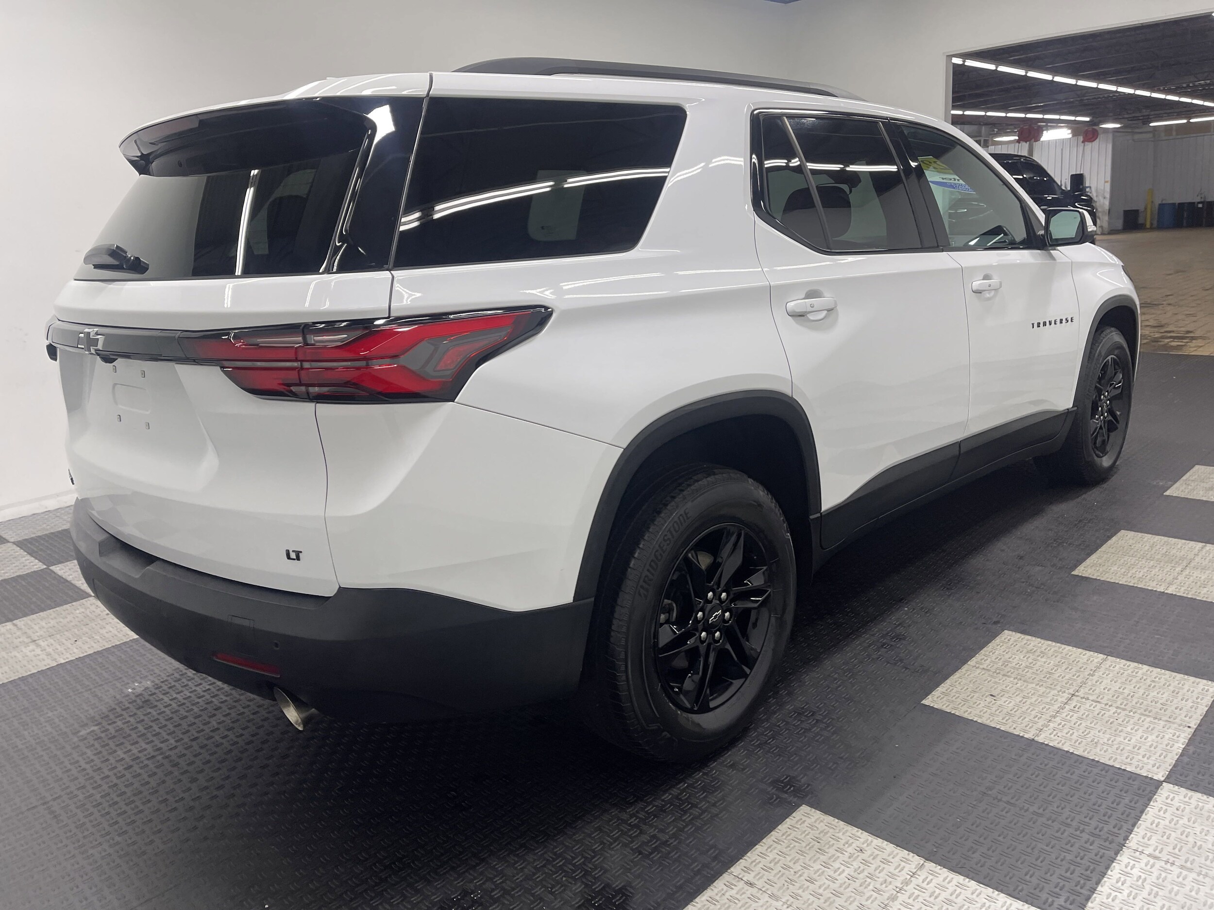 2022 Chevrolet Traverse Cloth photo 2