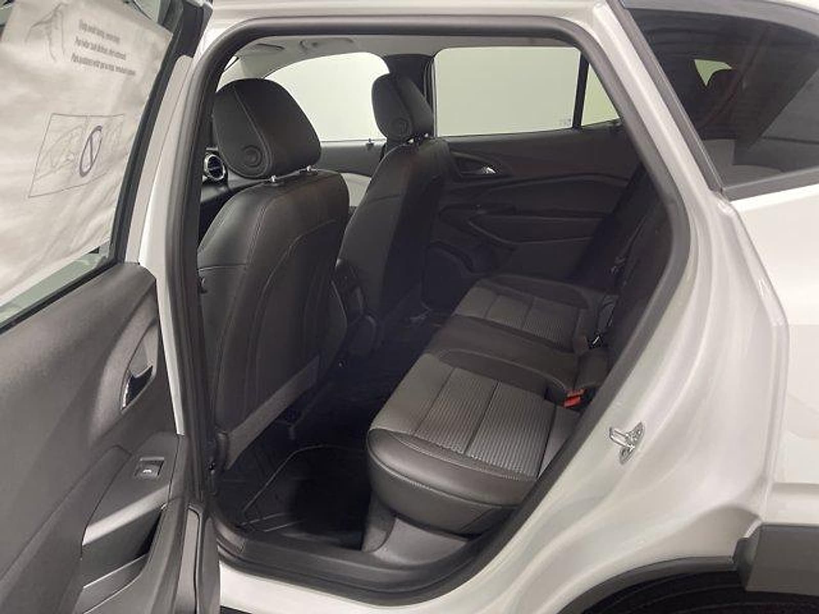2026 Chevrolet Trax LT - Photo 10