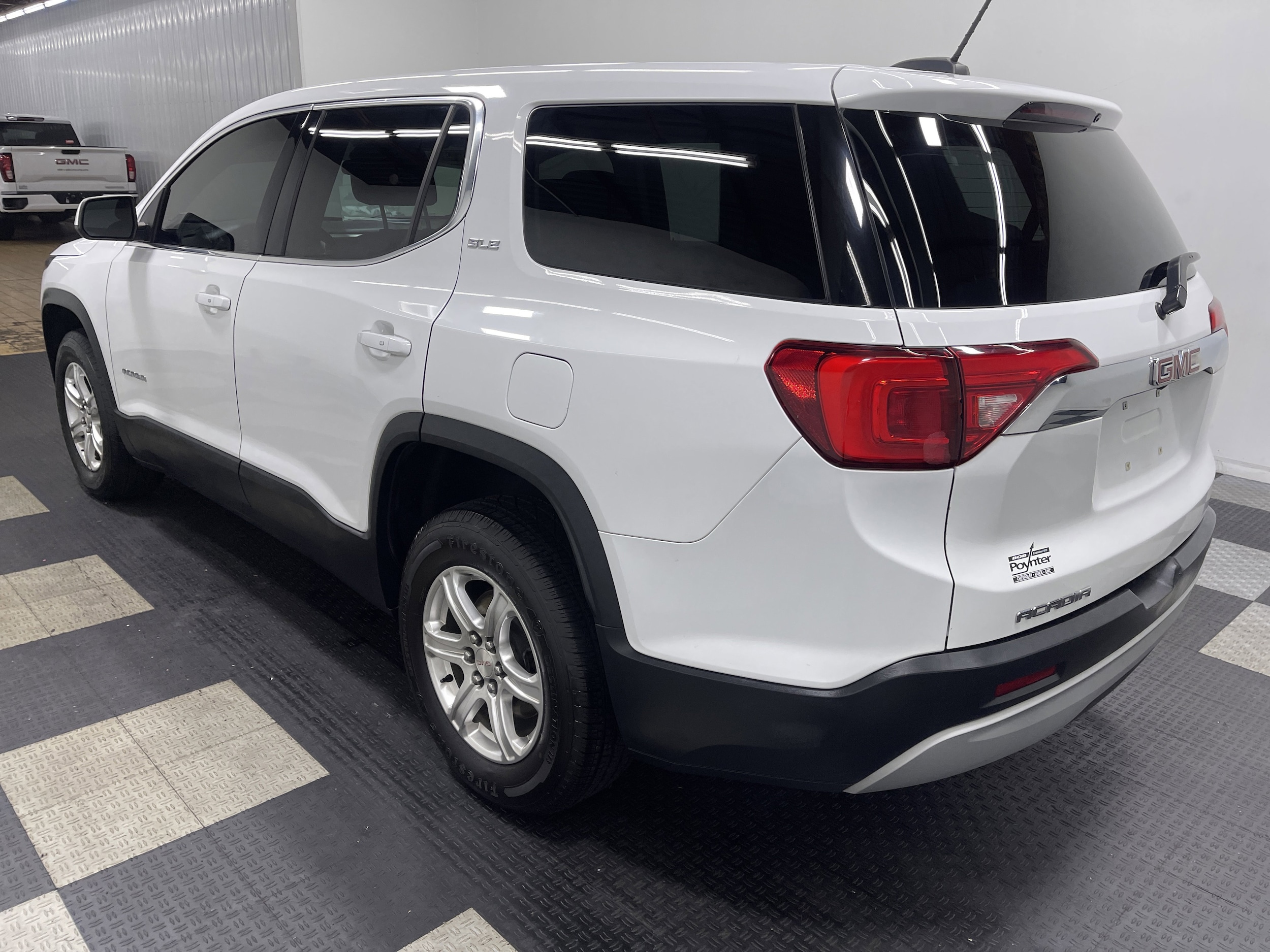 Used 2019 GMC Acadia SLE-1 with VIN 1GKKNKLA8KZ299735 for sale in Seymour, IN