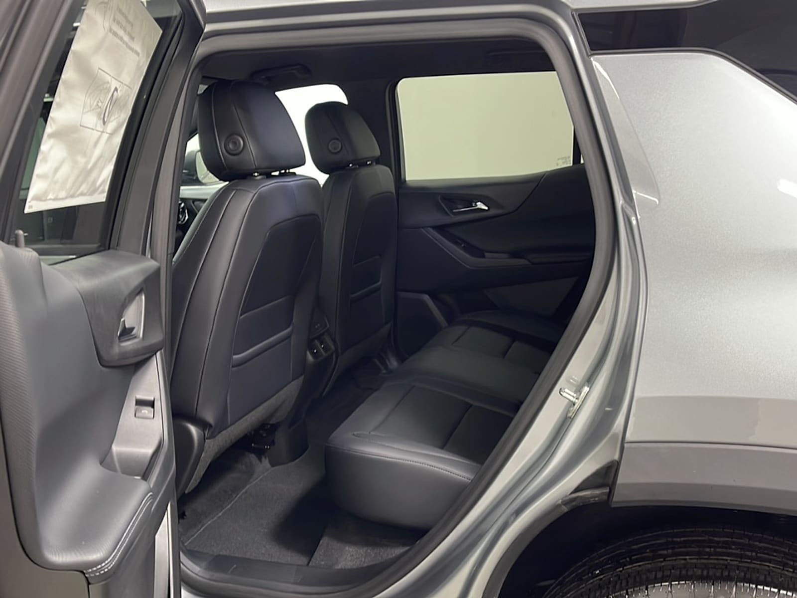 2027 Chevrolet Equinox LT - Photo 15