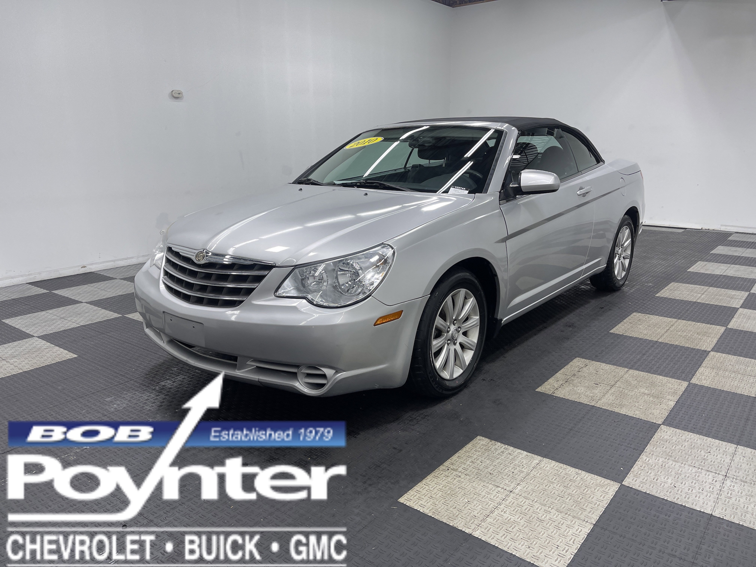 2010 Chrysler Sebring Touring's photo