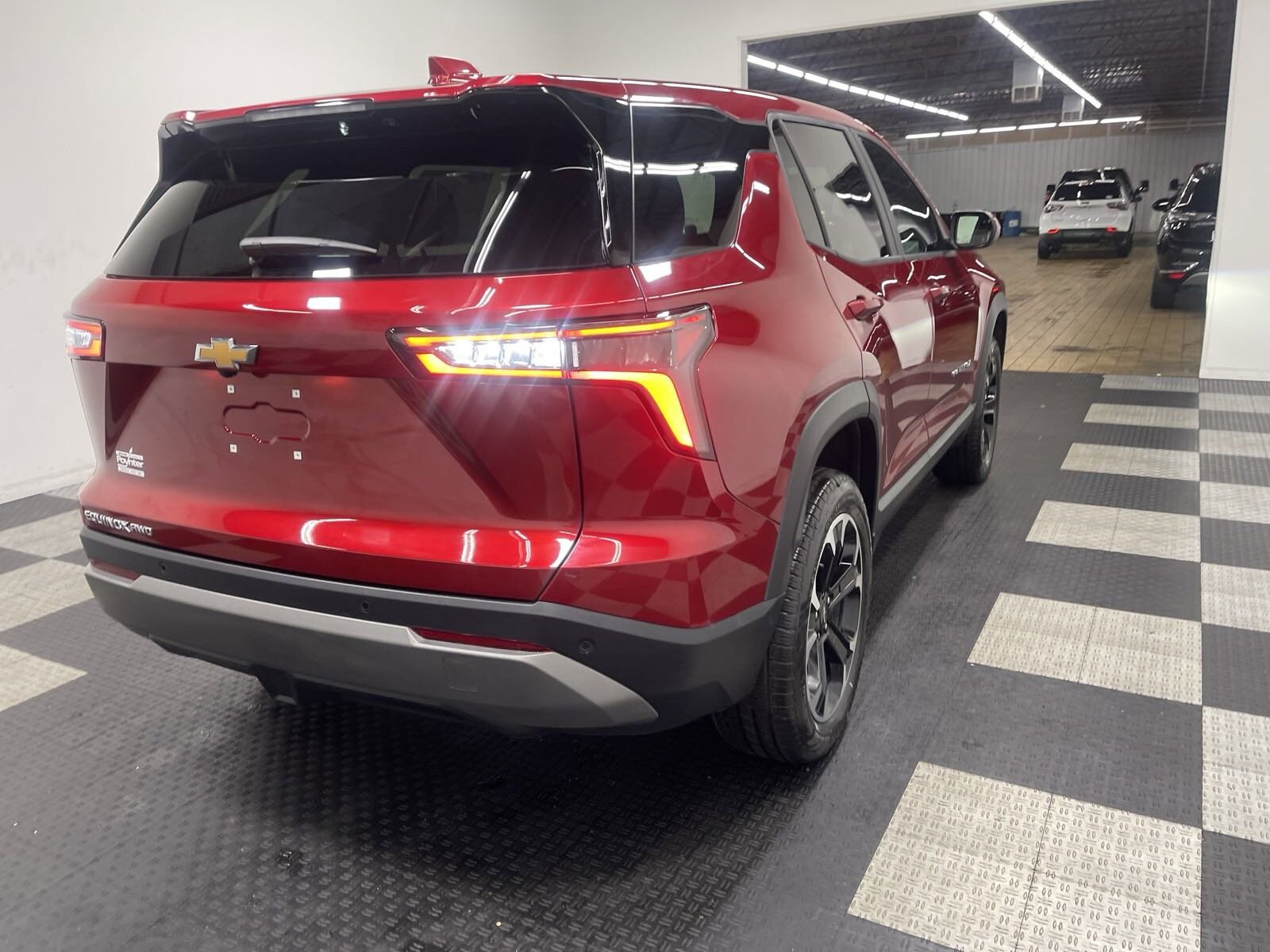 2025 Chevrolet Equinox LT photo 4