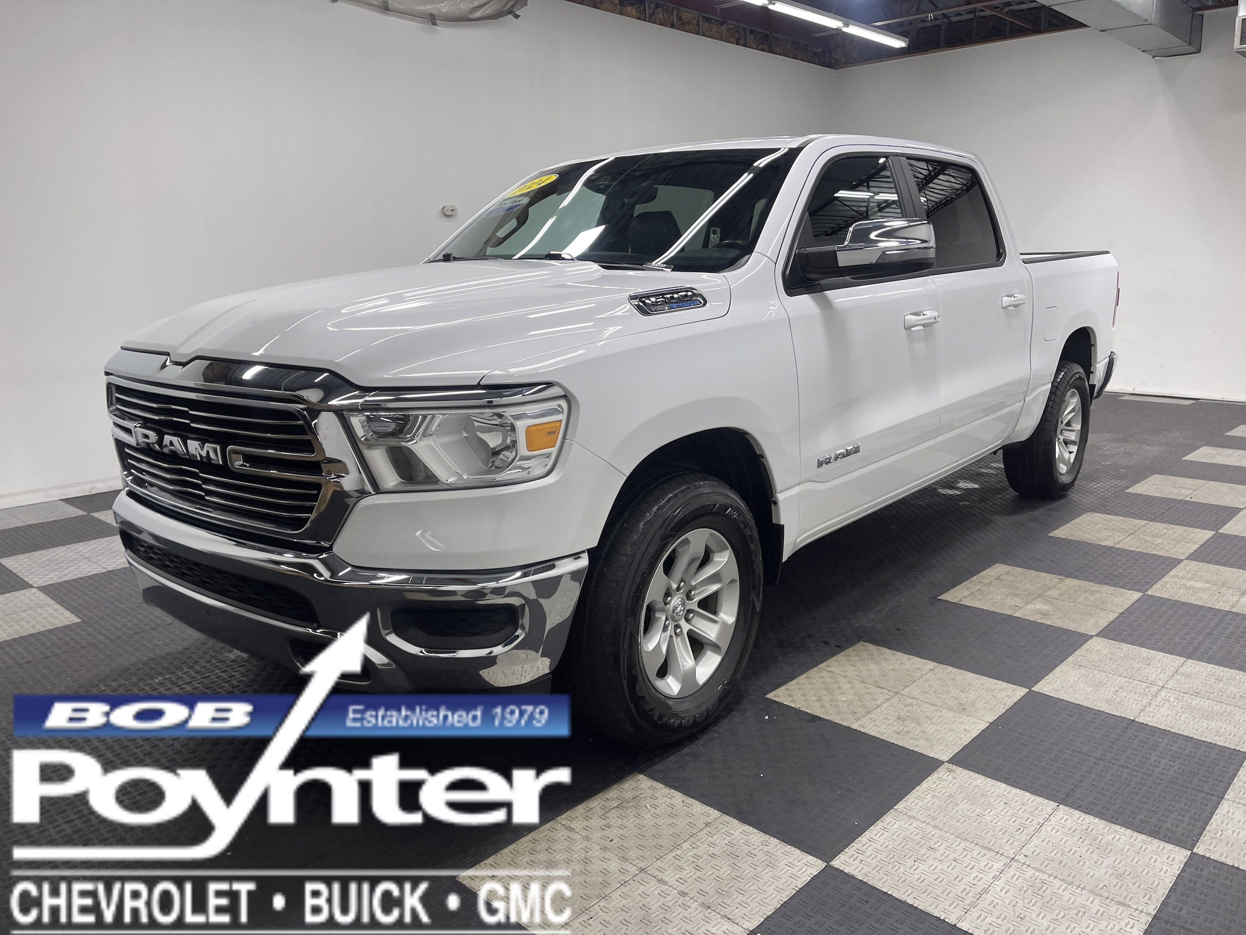 2024 RAM 1500 Laramie 4x4 Crew Cab 5'7's photo