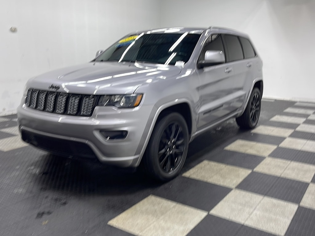 Used 2018 Jeep Grand Cherokee Altitude SUV