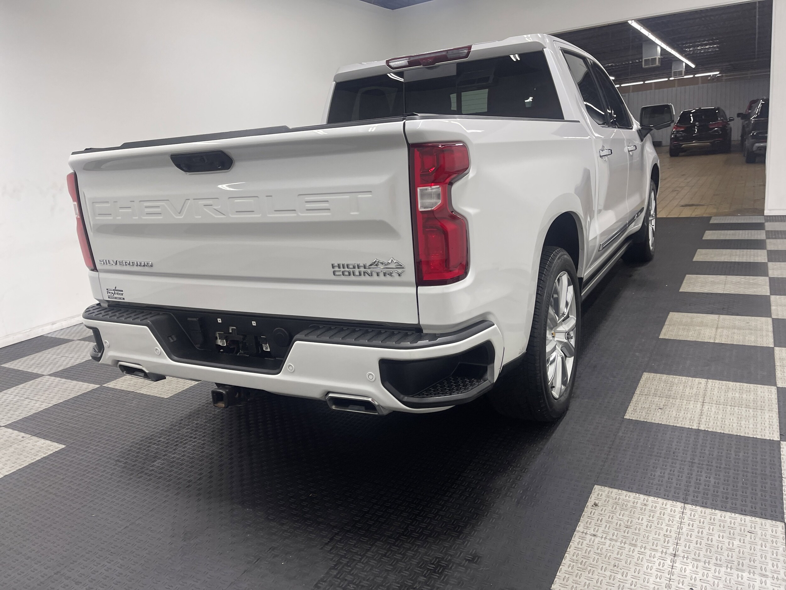 2022 Chevrolet Silverado 1500 High Country photo 3