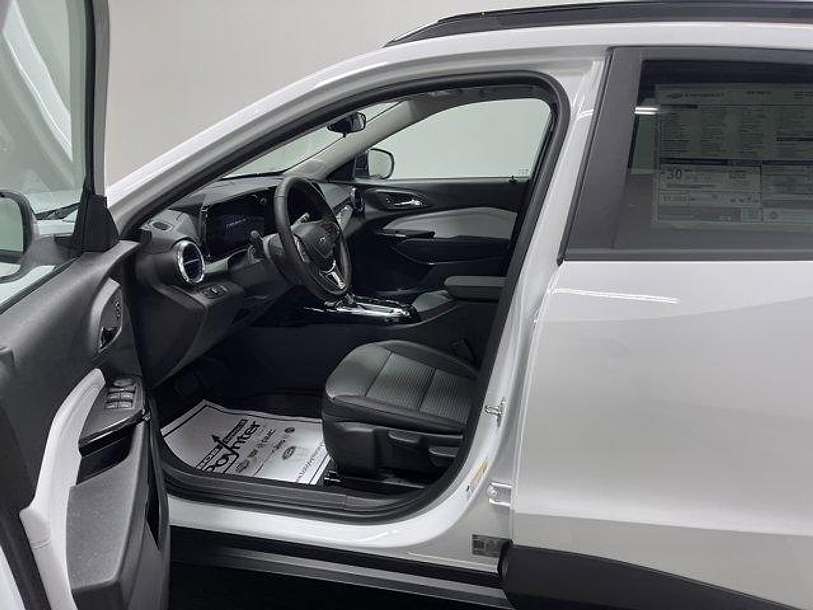 2026 Chevrolet Trax LT - Photo 7