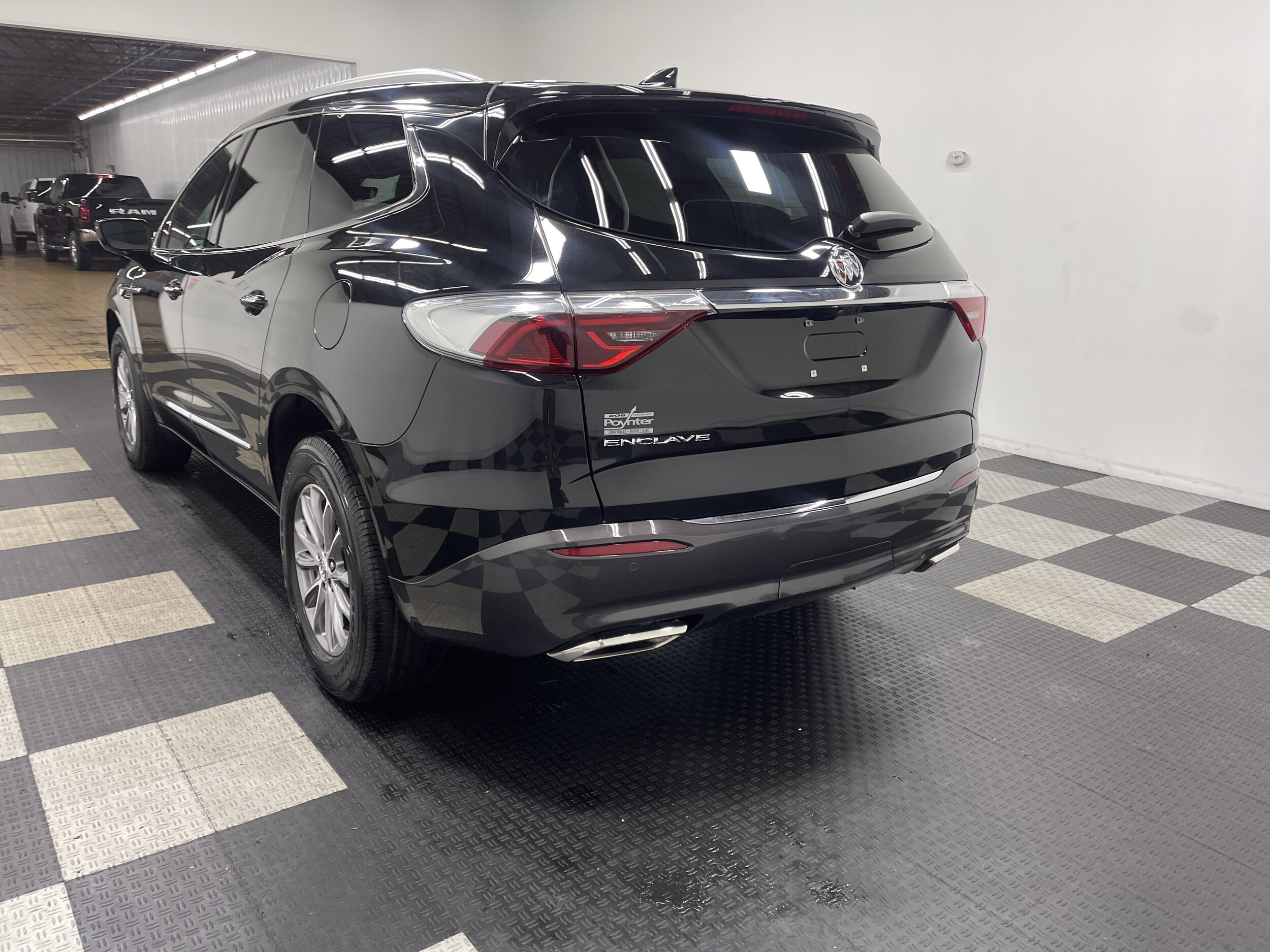 2024 Buick Enclave Premium photo 2