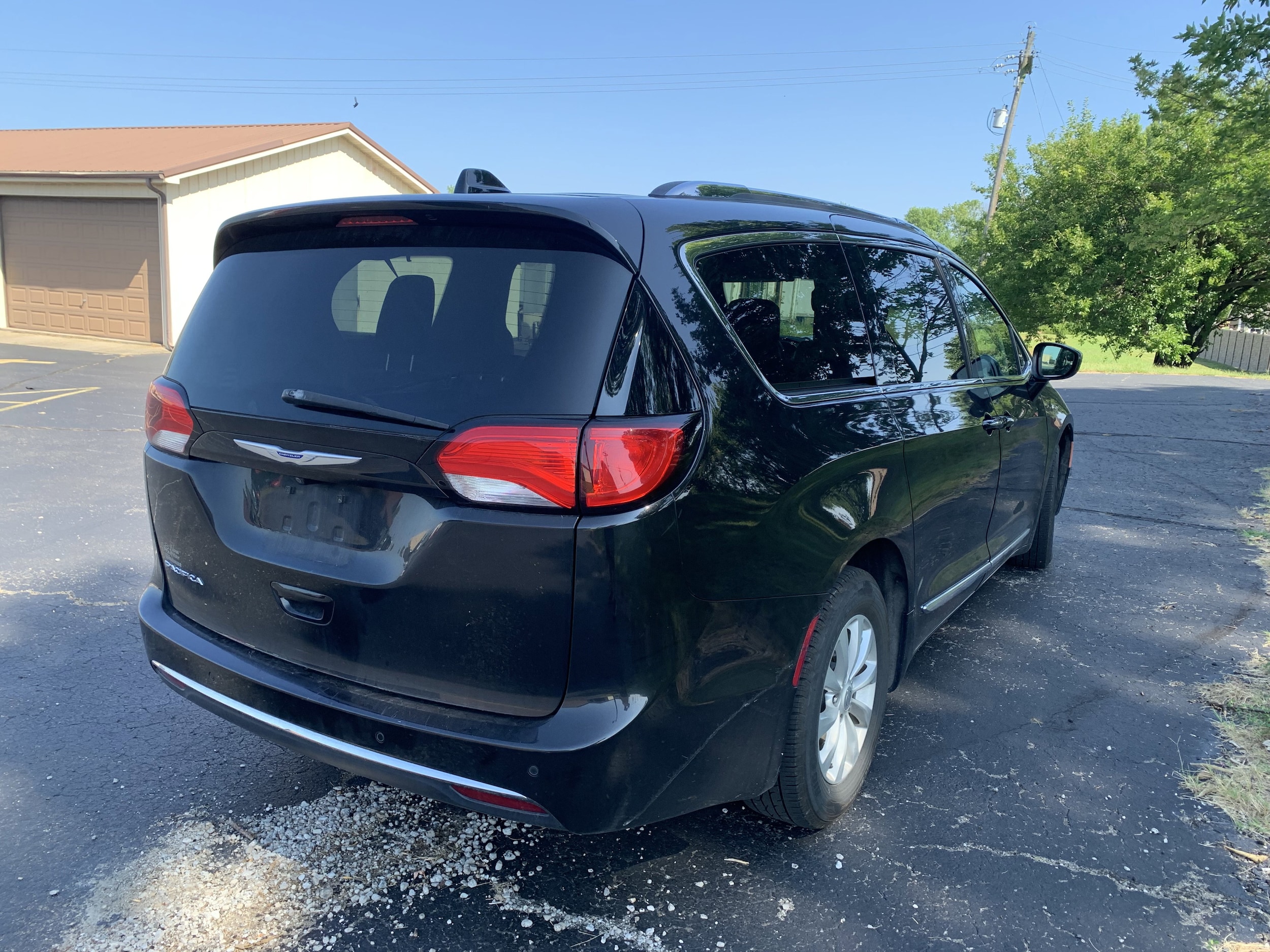 Used 2019 Chrysler Pacifica Touring L with VIN 2C4RC1BG8KR593145 for sale in Seymour, IN