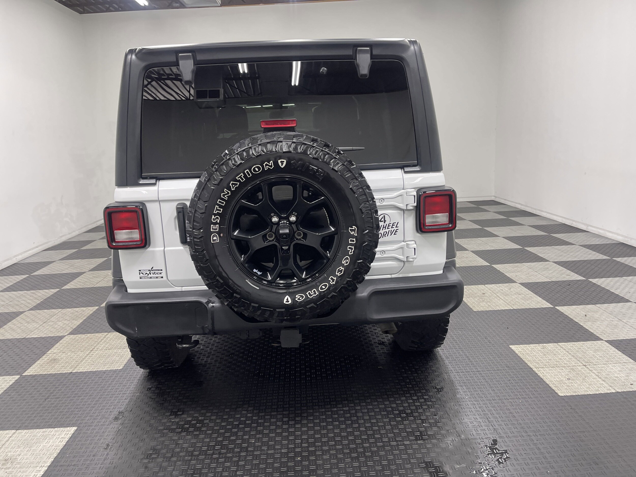 2021 Jeep Wrangler Unlimited Willys photo 2