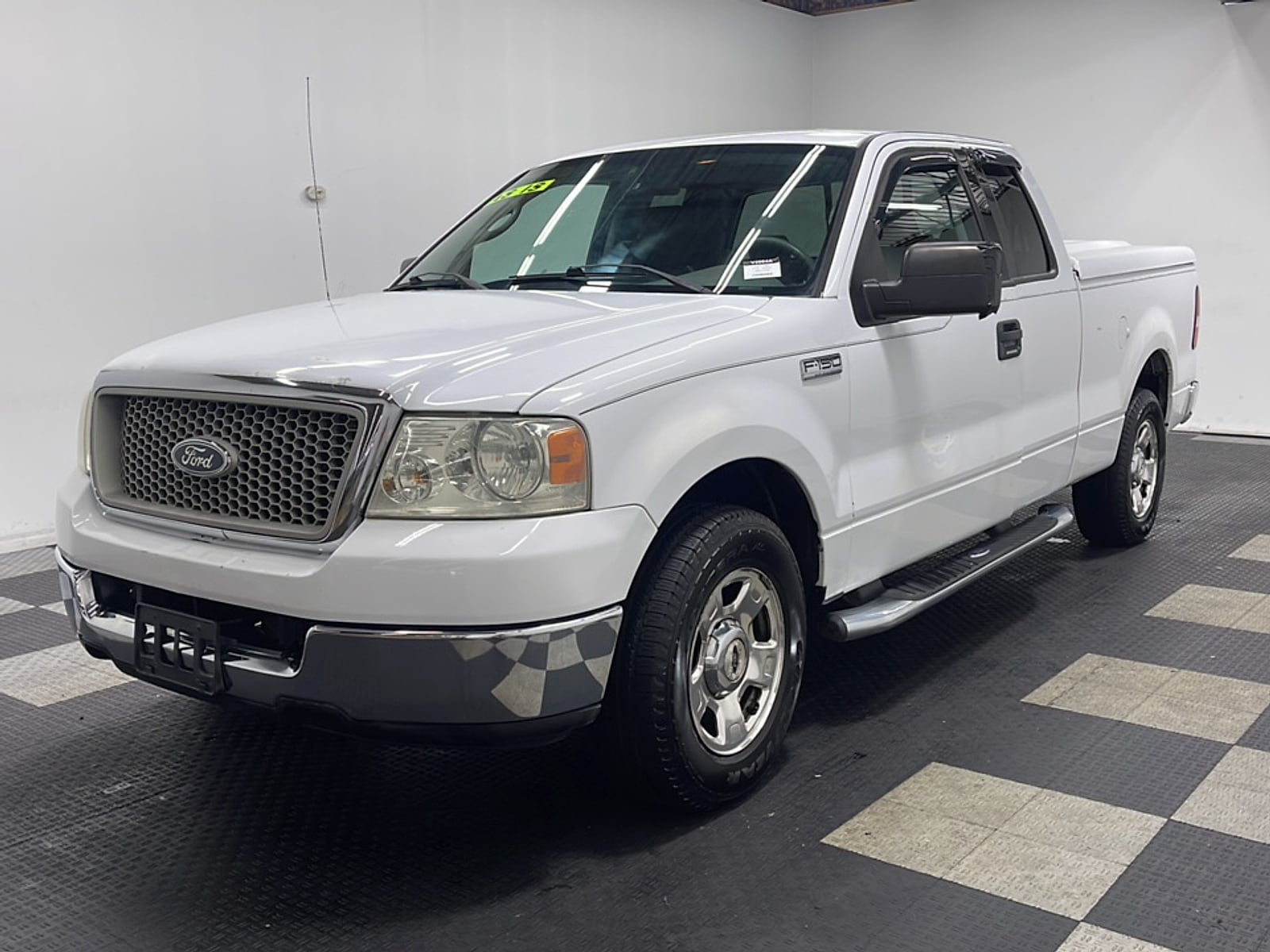 2004 Ford F-150 XL SuperCab 145-in Styleside's photo