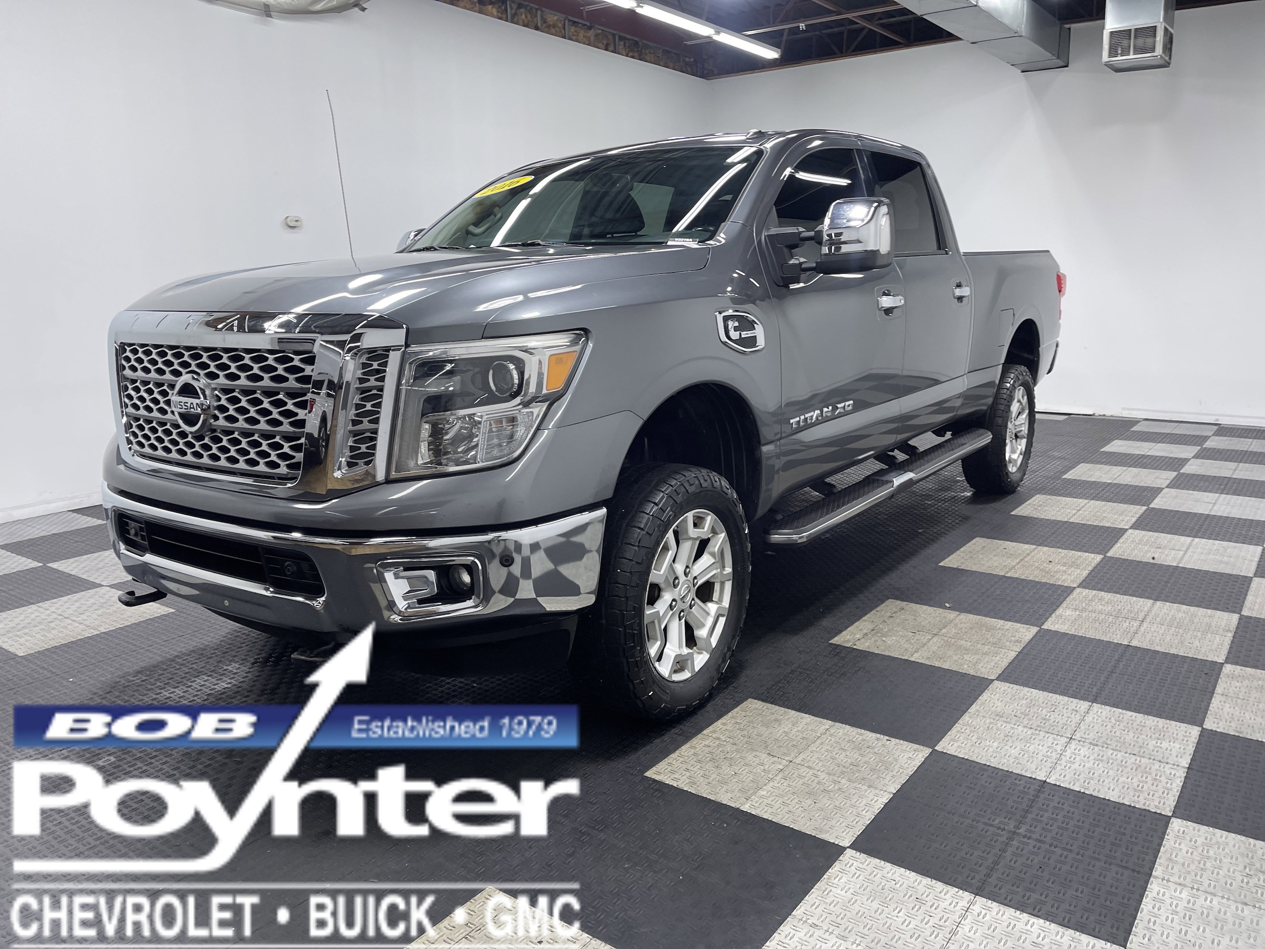2016 Nissan Titan XD SL's photo