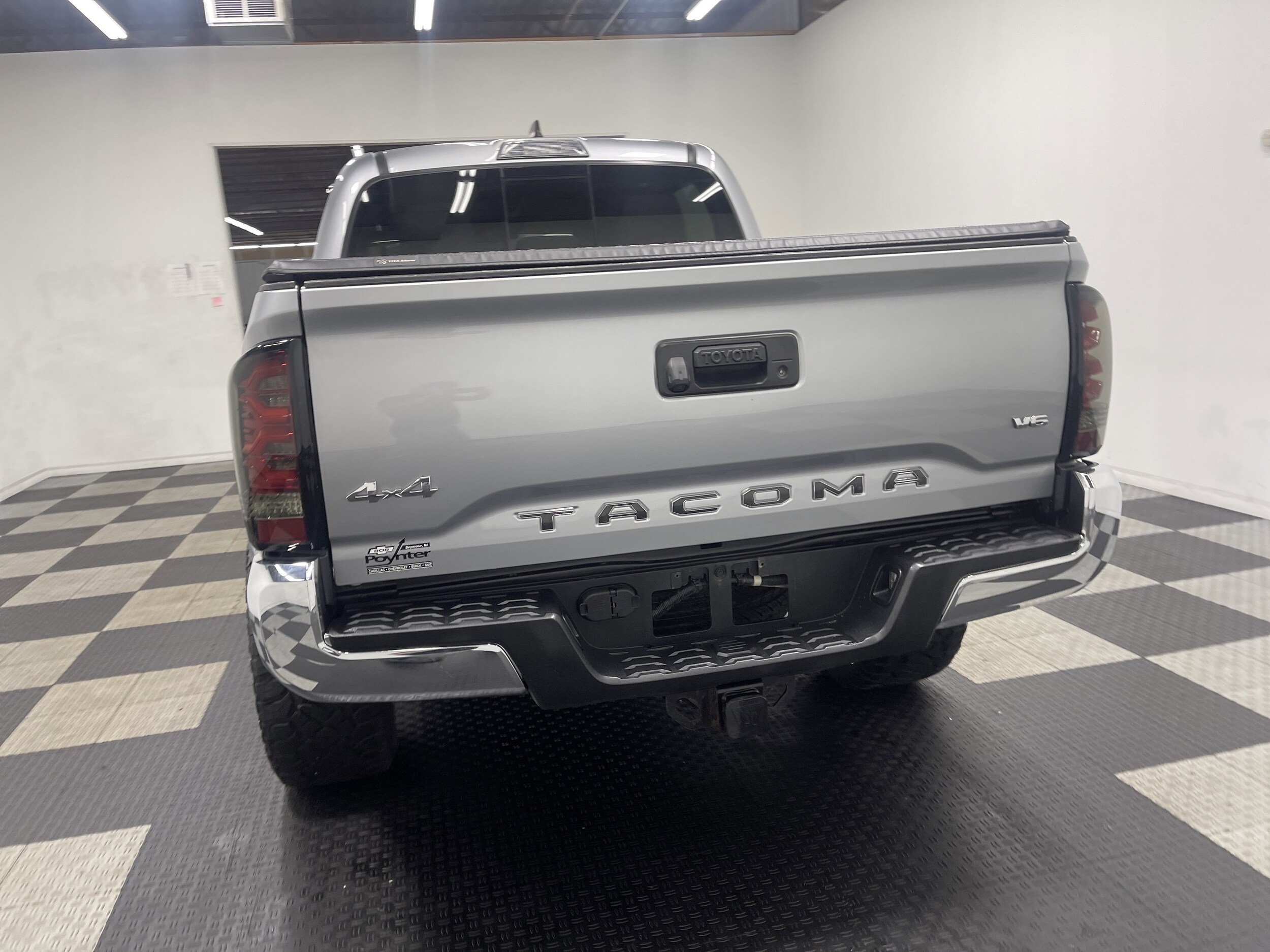 2019 Toyota Tacoma SR5 photo 2