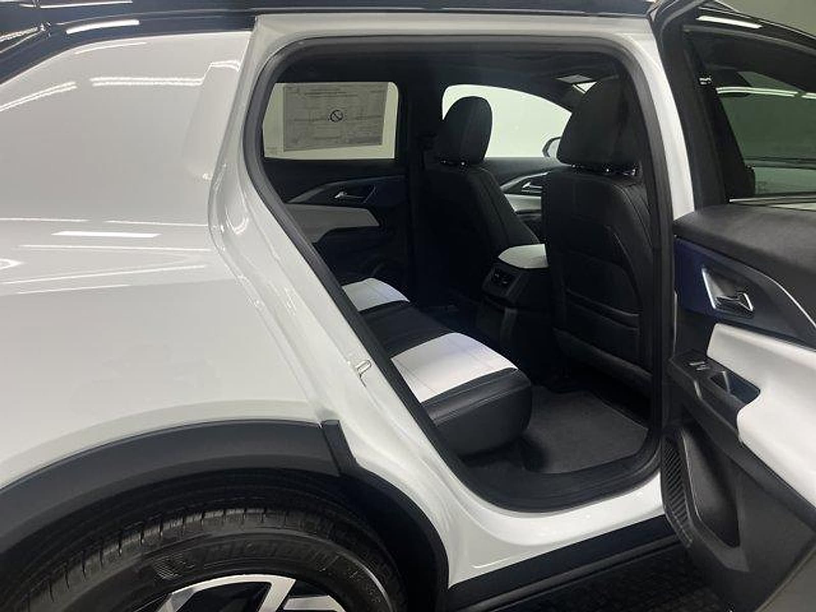 2026 Chevrolet Equinox EV 2LT - Photo 15