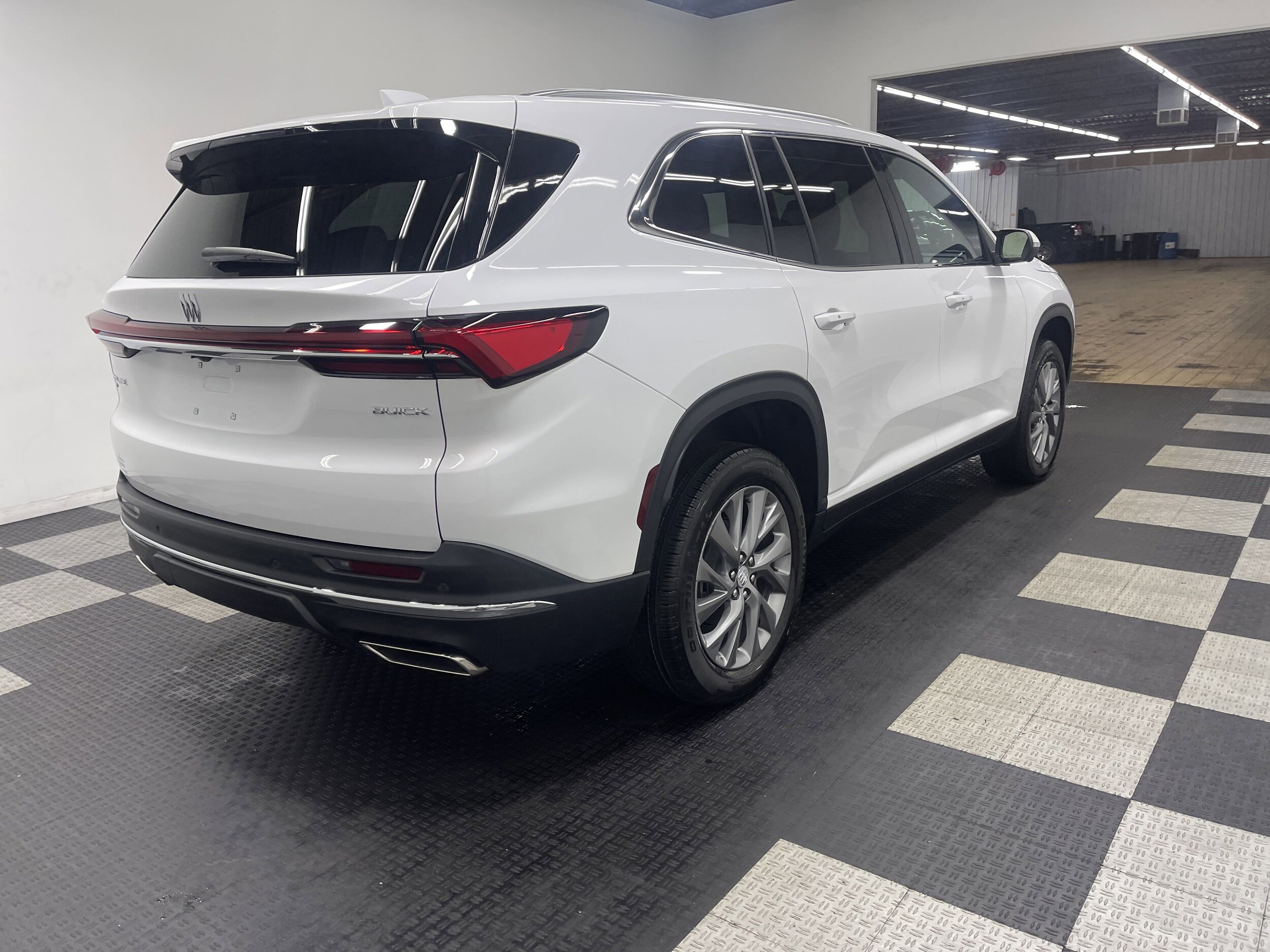 2025 Buick Enclave Preferred photo 4