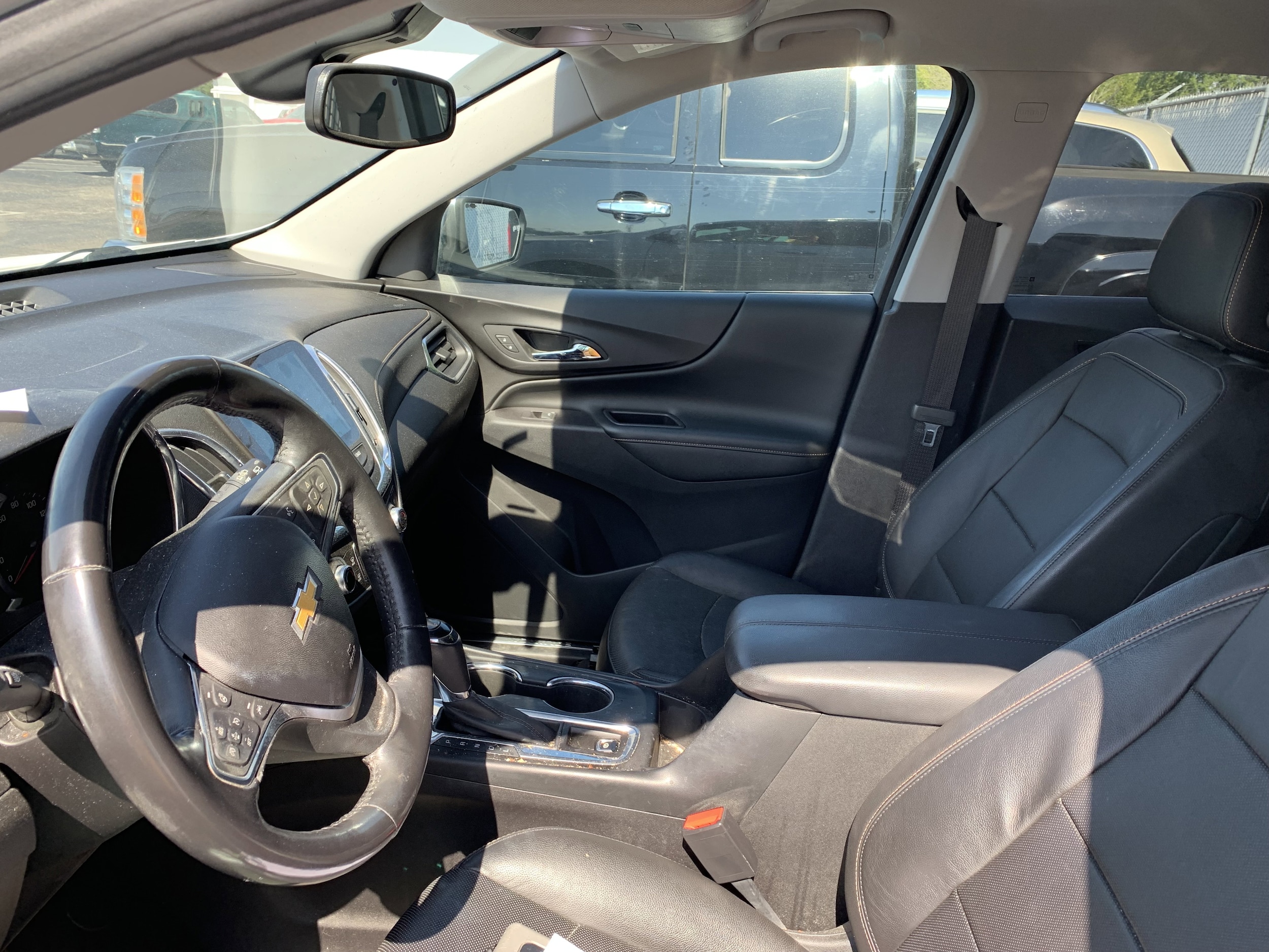 Used 2018 Chevrolet Equinox Premier with VIN 2GNAXMEV9J6143007 for sale in Seymour, IN