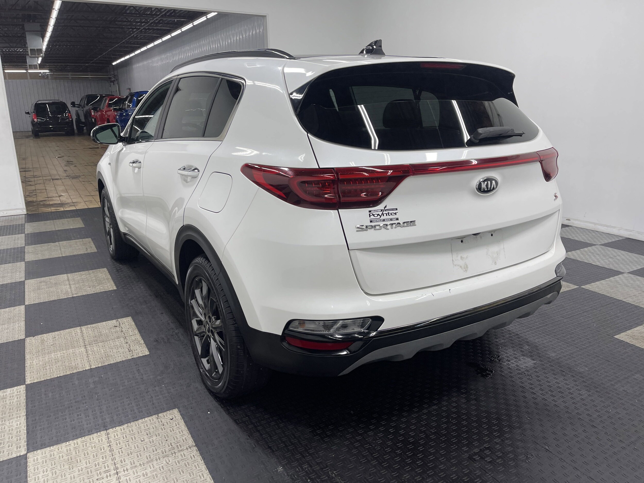 2020 Kia Sportage S photo 2
