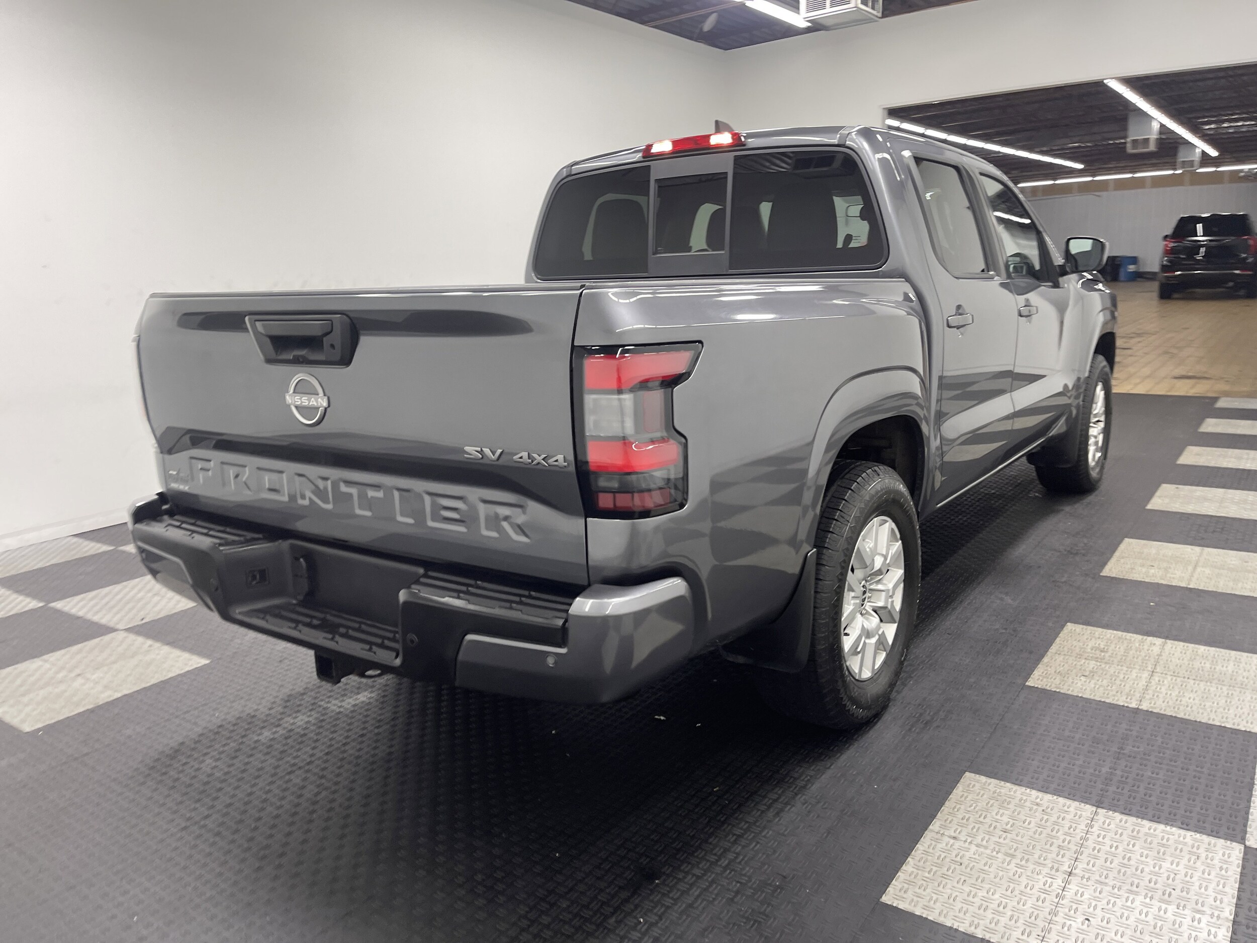 2022 Nissan Frontier SV photo 2