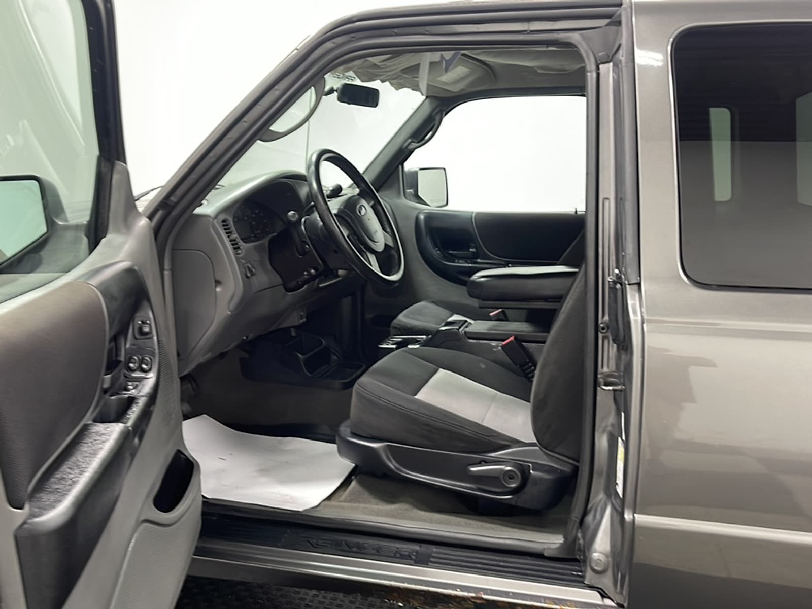 Used 2006 Ford Ranger XLT with VIN 1FTZR45E96PA63980 for sale in Seymour, IN