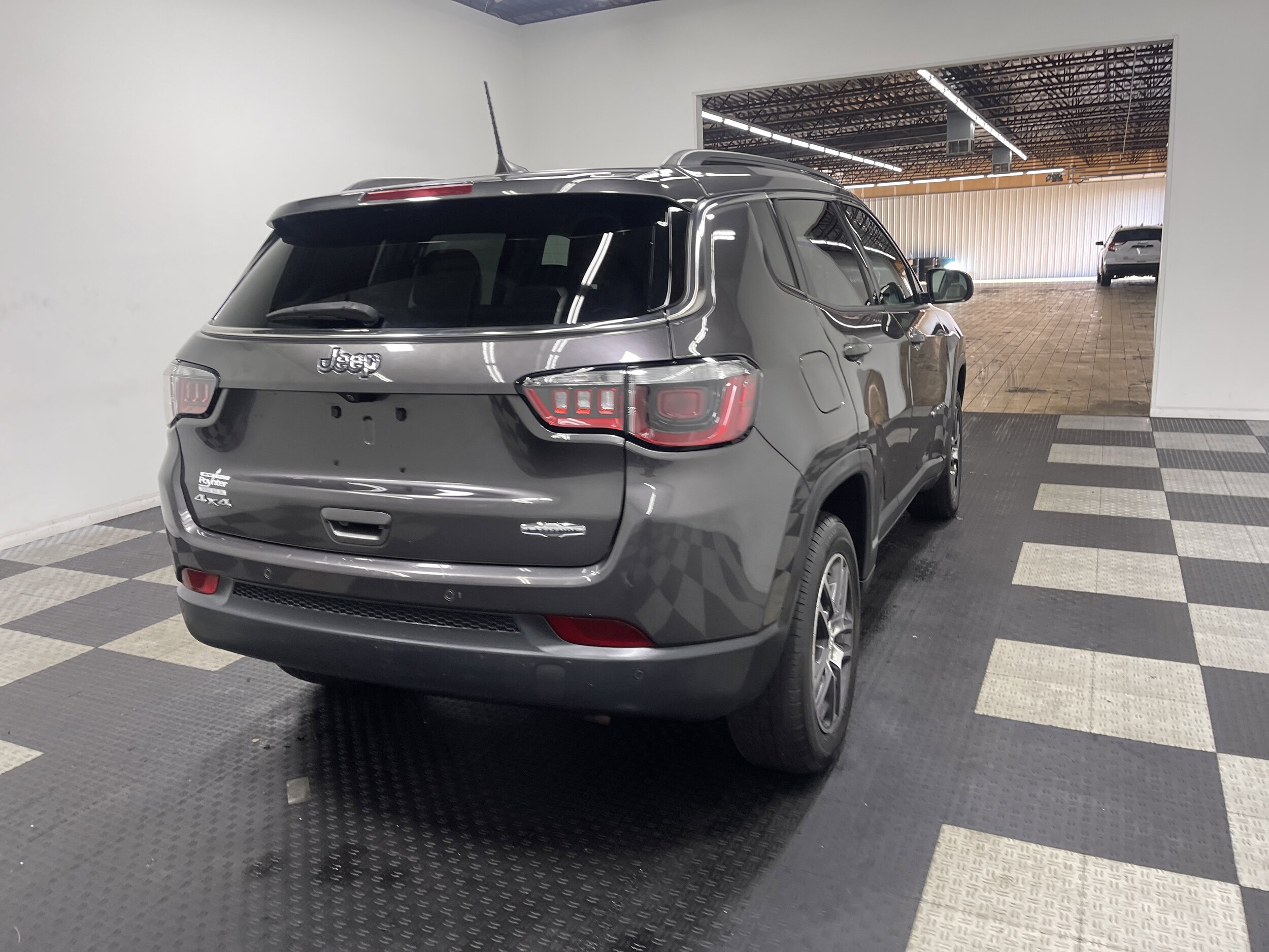 2018 Jeep Compass Latitude photo 4