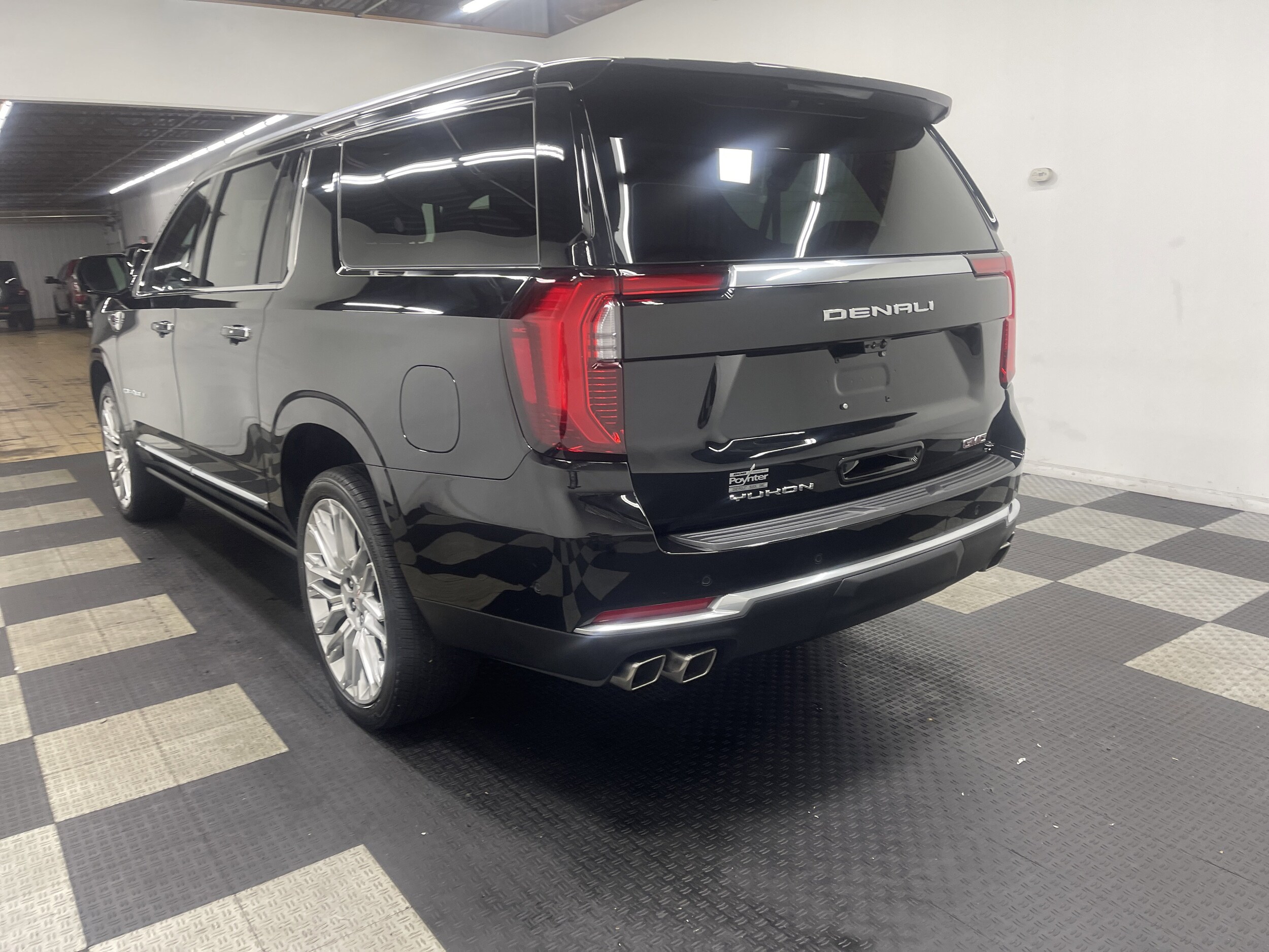 2026 Gmc Yukon XL Denali photo 2