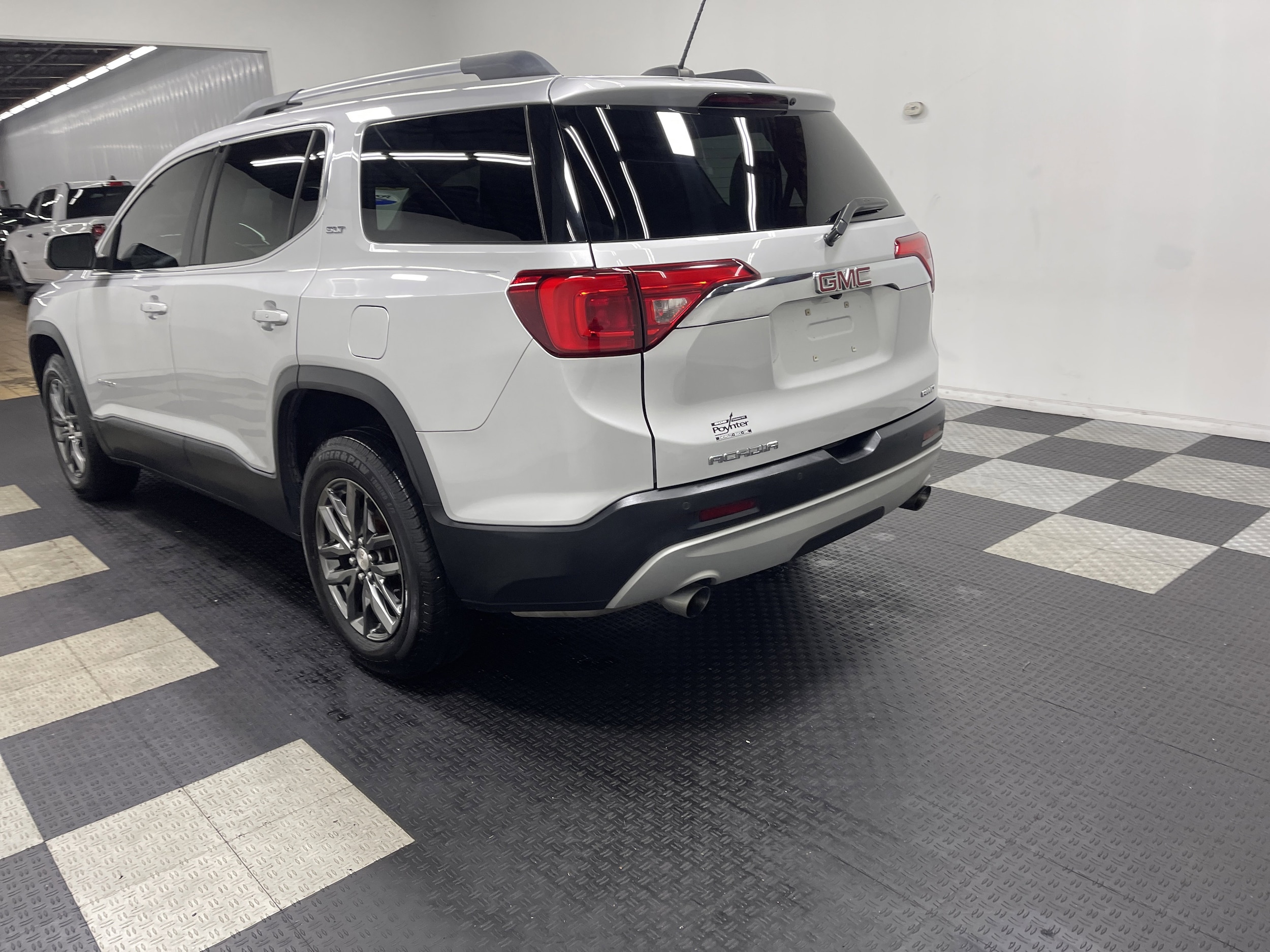 Used 2019 GMC Acadia SLT-1 with VIN 1GKKNULSXKZ248192 for sale in Seymour, IN