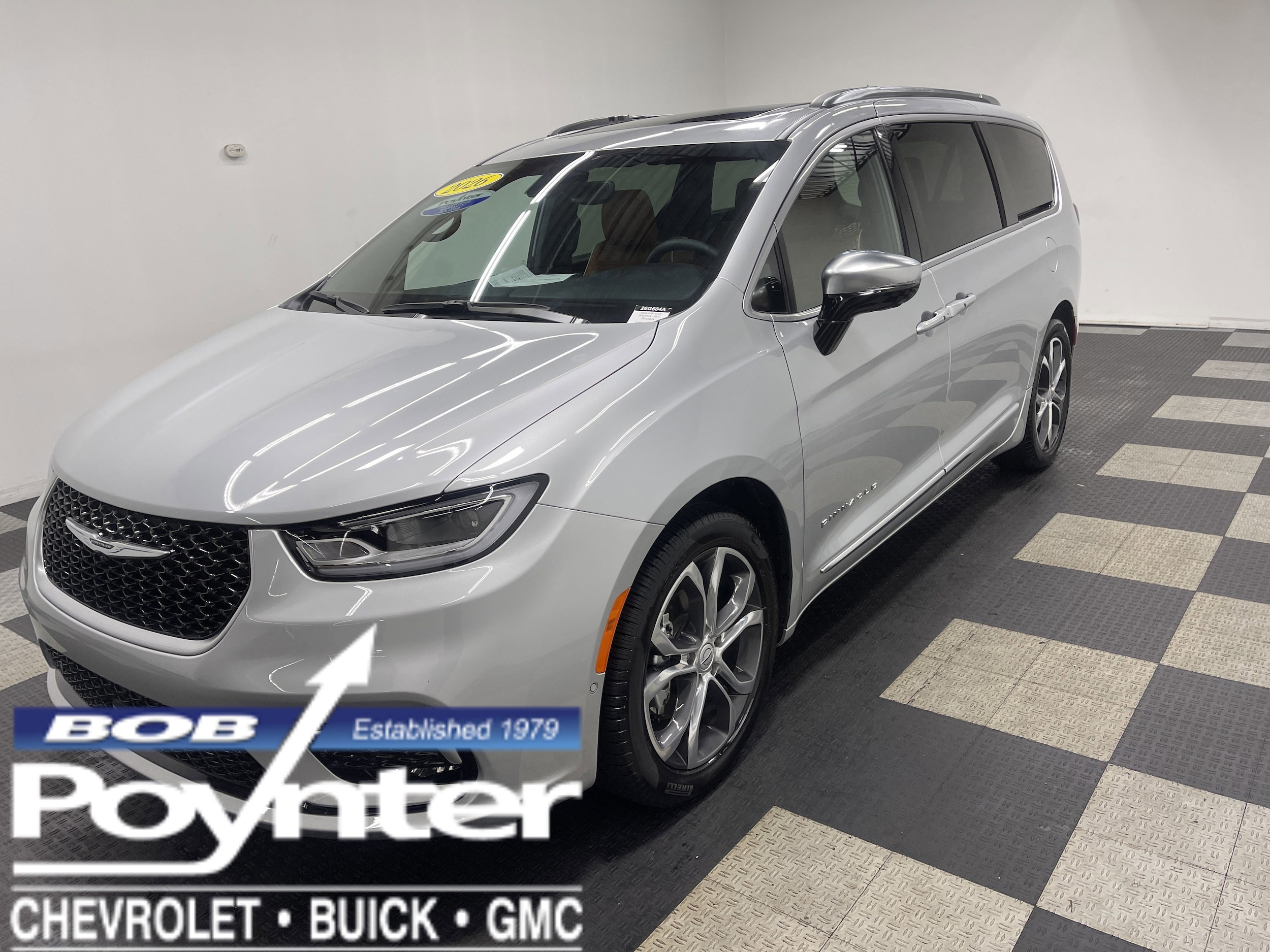 2026 Chrysler Pacifica Pinnacle's photo
