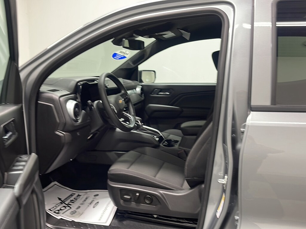 Used 2025 Chevrolet Colorado WT/LT Truck Crew Cab