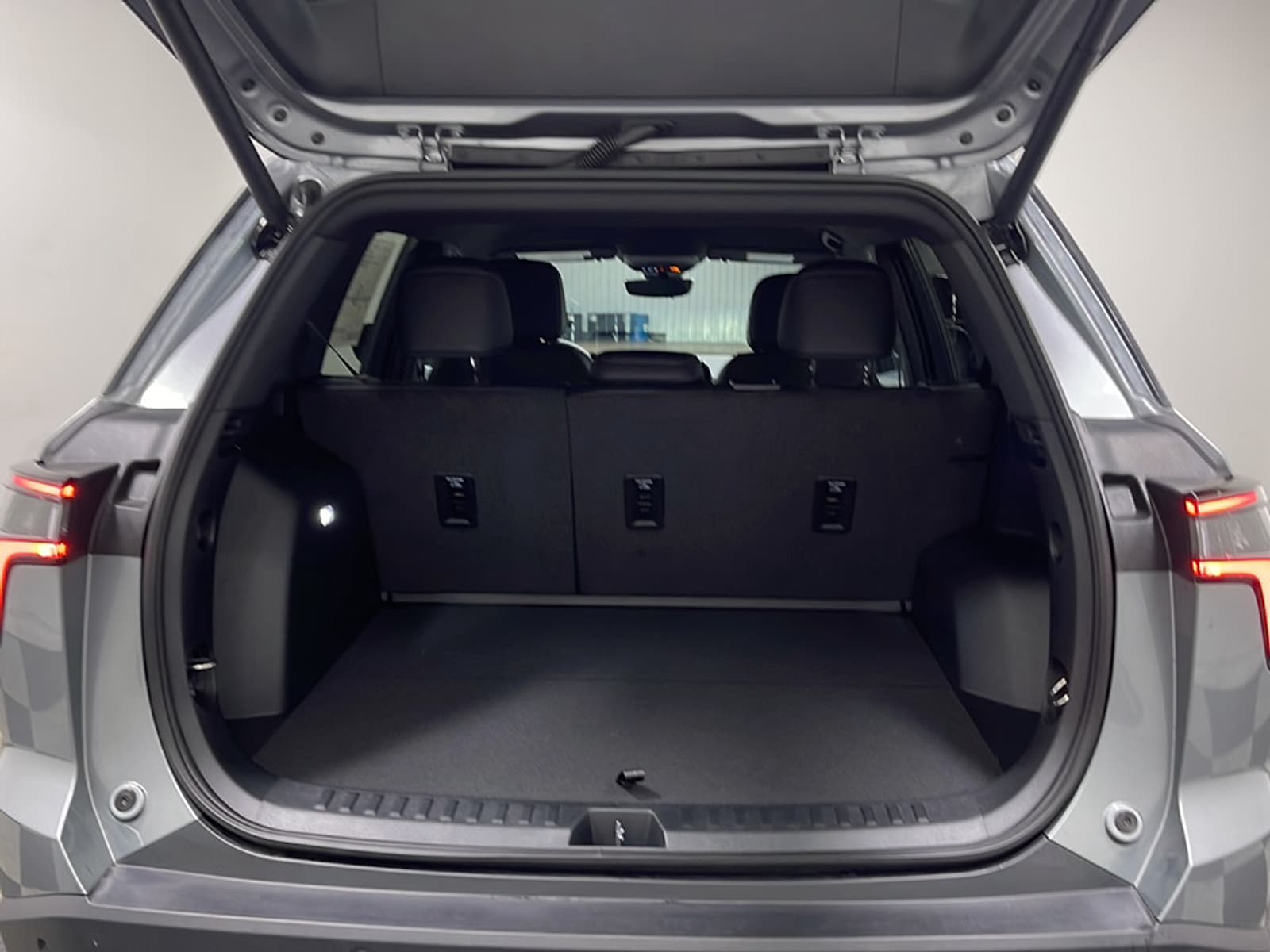 2027 Chevrolet Equinox LT - Photo 18