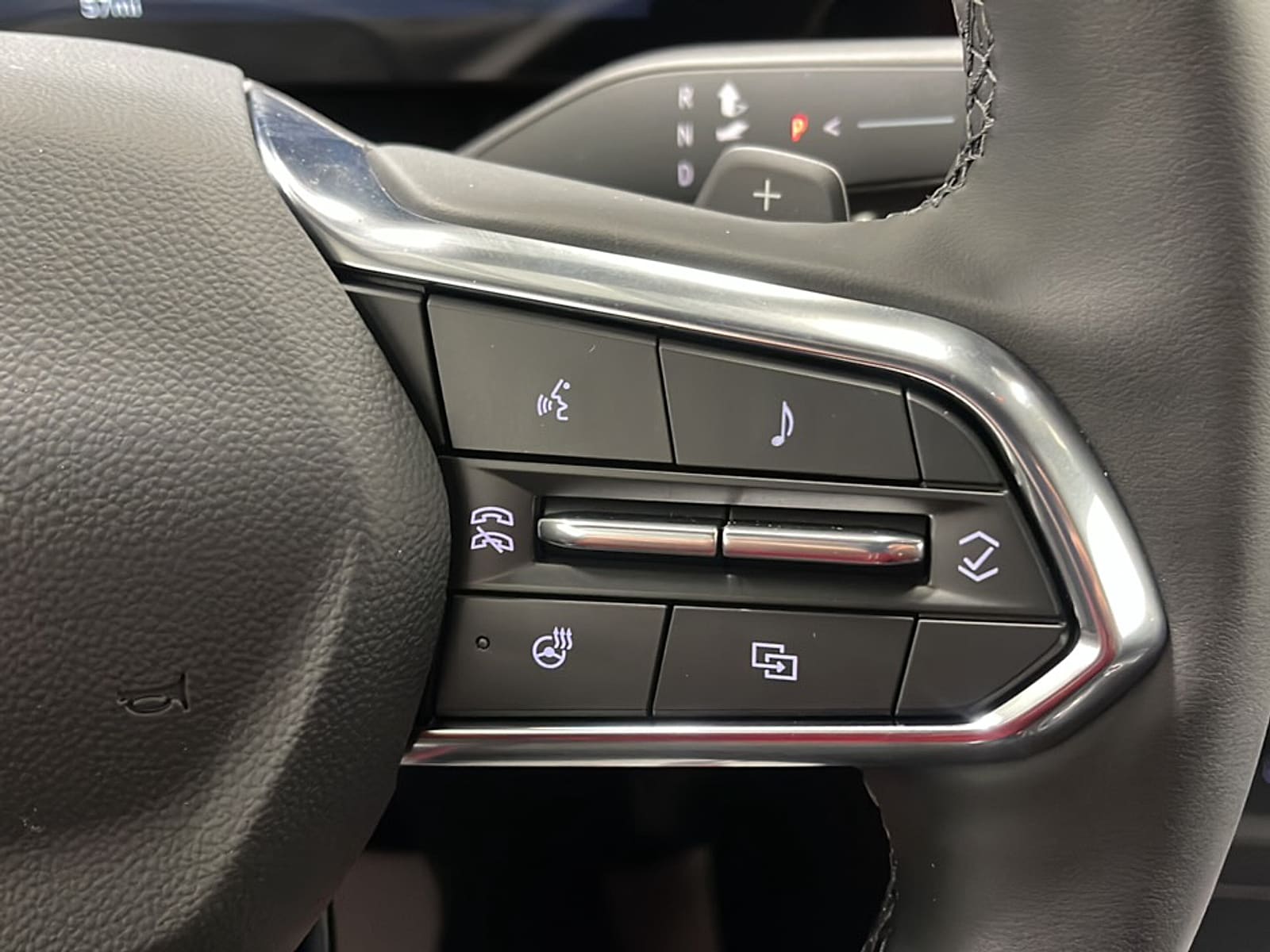 2027 Chevrolet Equinox LT - Photo 7