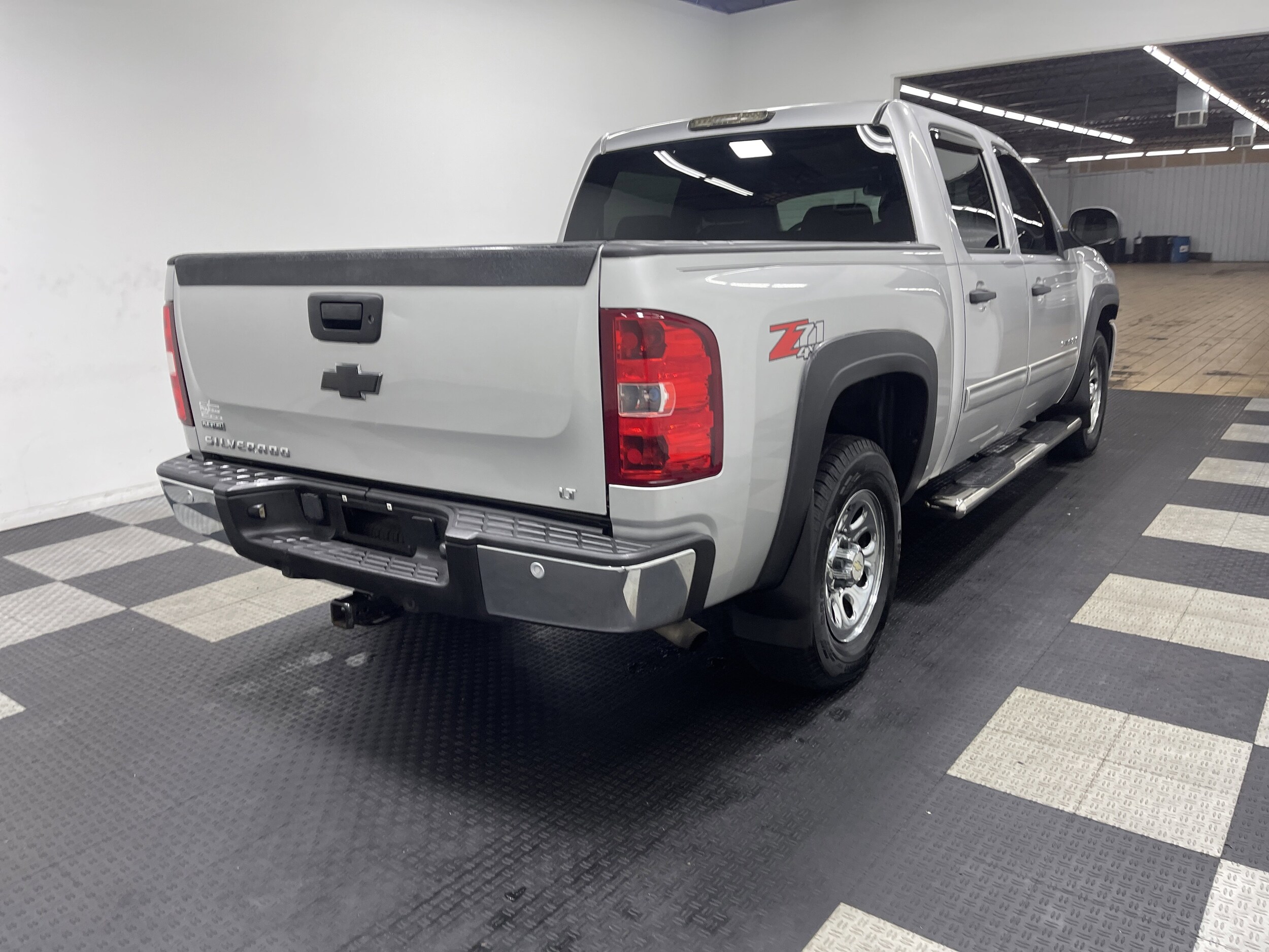 2011 Chevrolet Silverado 1500 LT photo 4