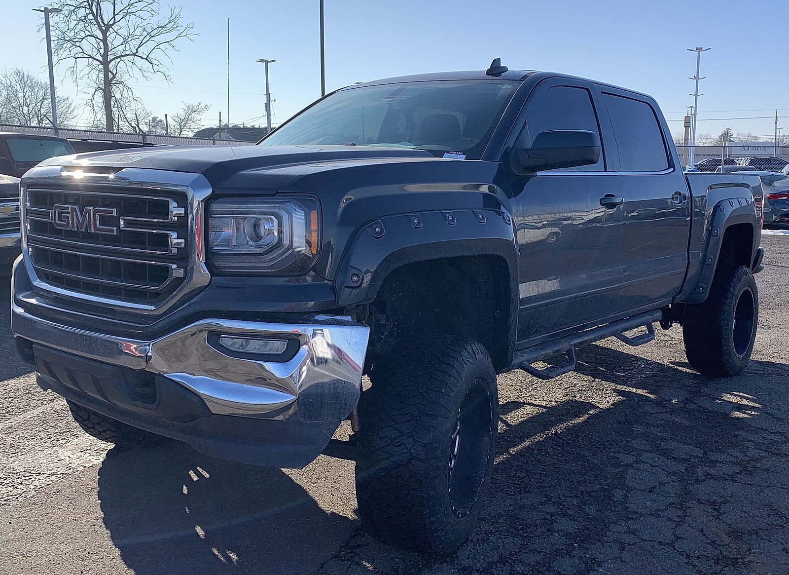 2017 GMC Sierra 4WD Crew Cab Short Box SLE's photo