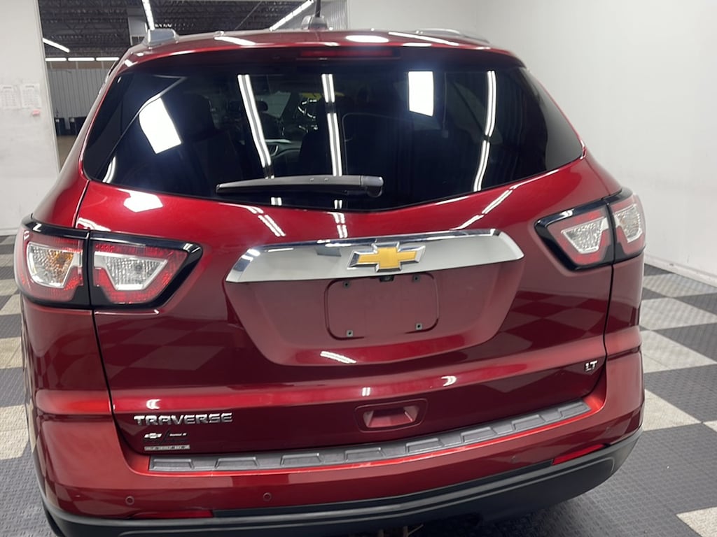 Used 2017 Chevrolet Traverse LT SUV