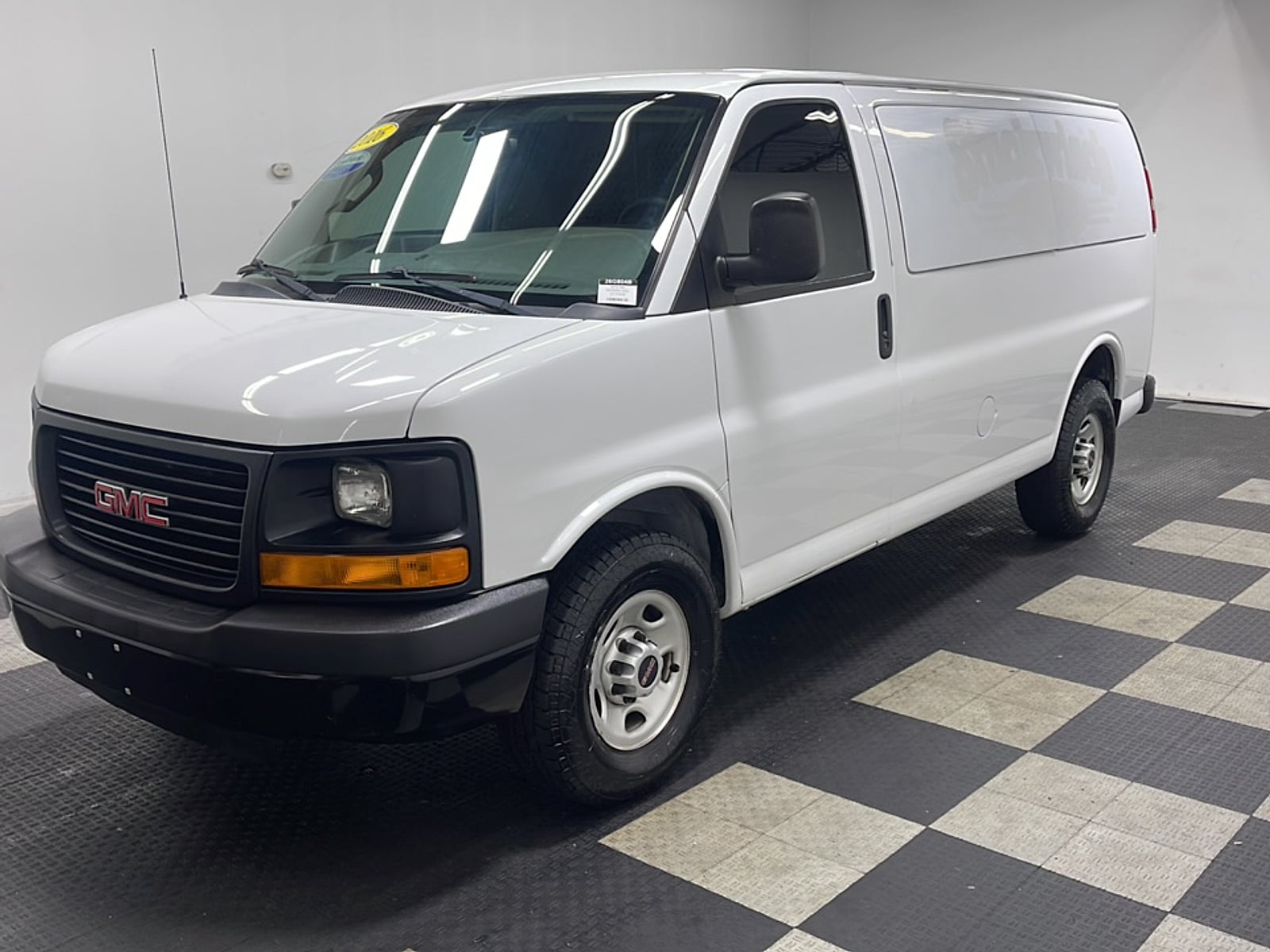 2016 GMC Savana 2500's photo