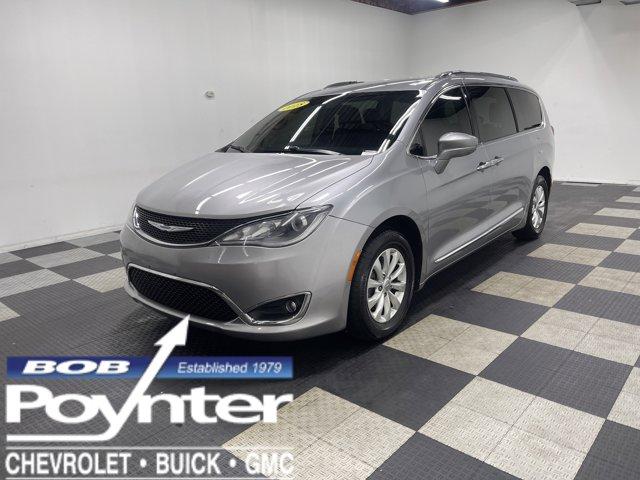 2018 Chrysler Pacifica Touring L's photo